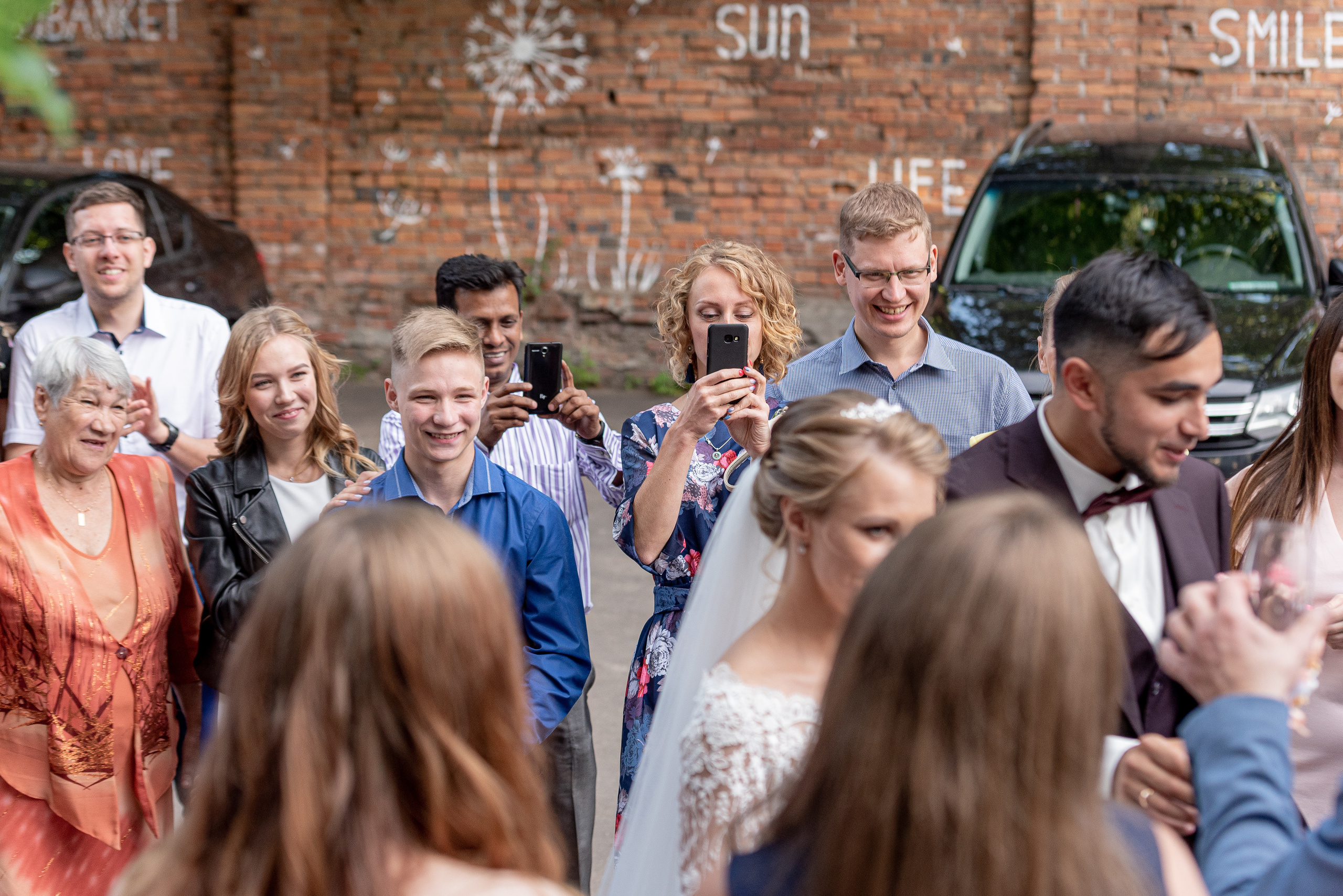Свадебные фотографии с ретро автомобилем. Свадебный фотограф Наталья Немцева в Санкт-Петербурге