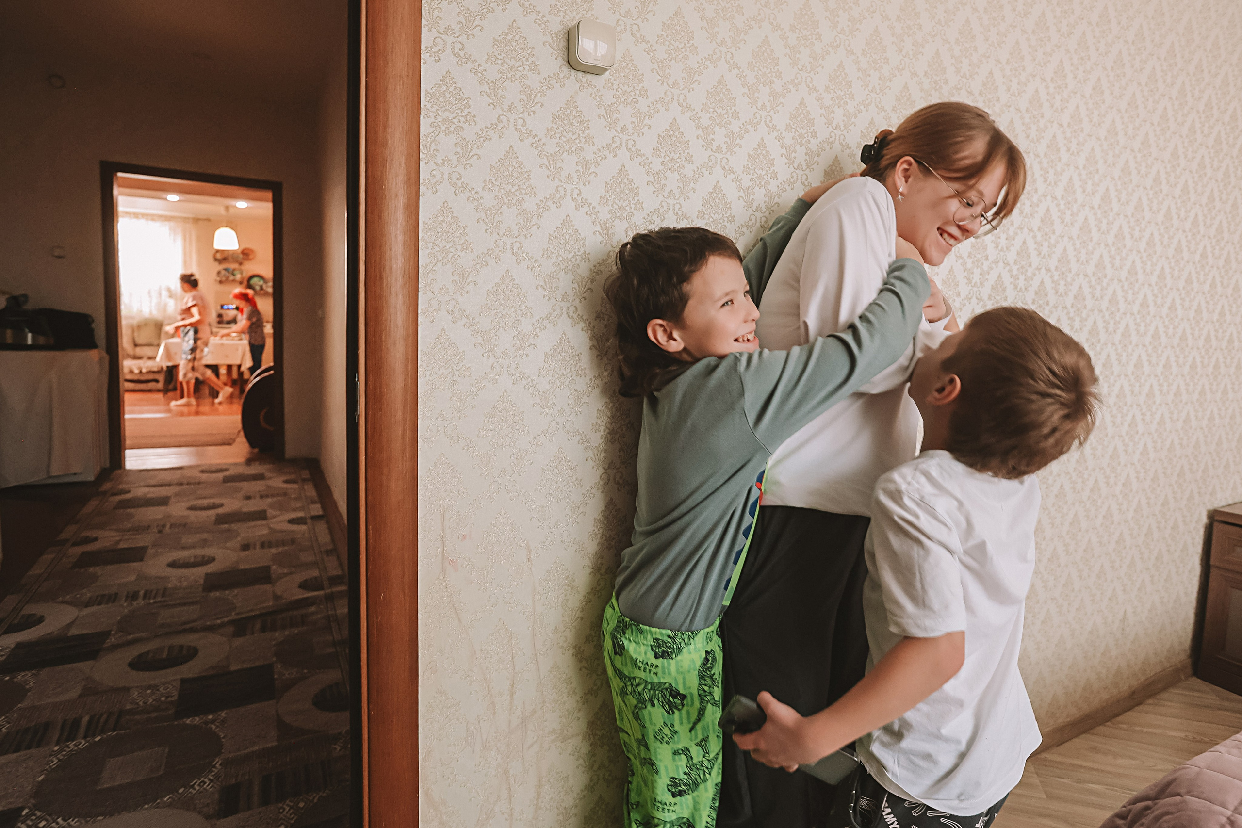 Большая семья репортаж. Семейный фотограф Тюмень, фотограф на роды Салмина Мария