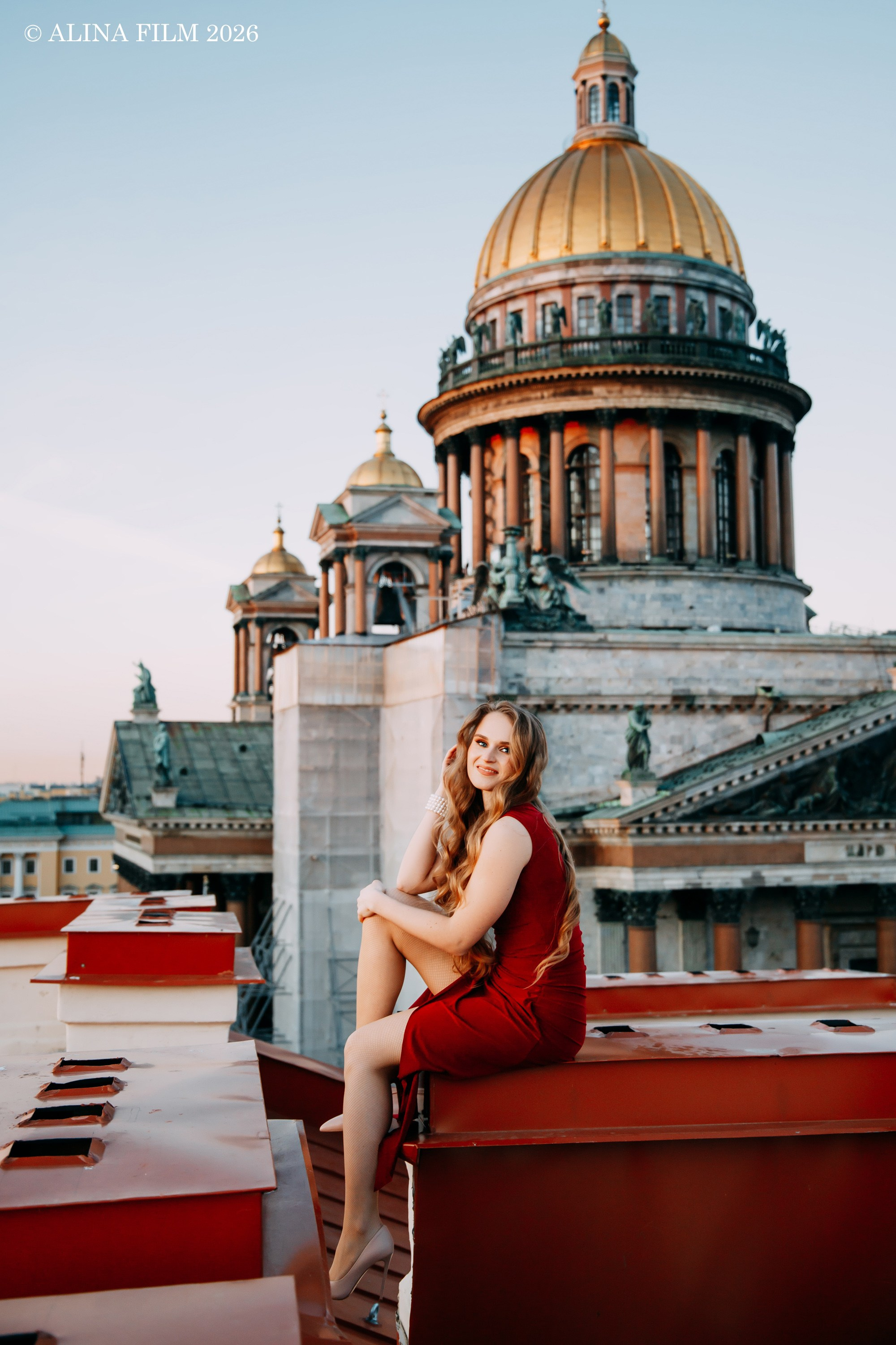 Фотосессия на крыше с видом на Исаакиевский собор. Фотограф в Санкт-Петербурге Alina Film