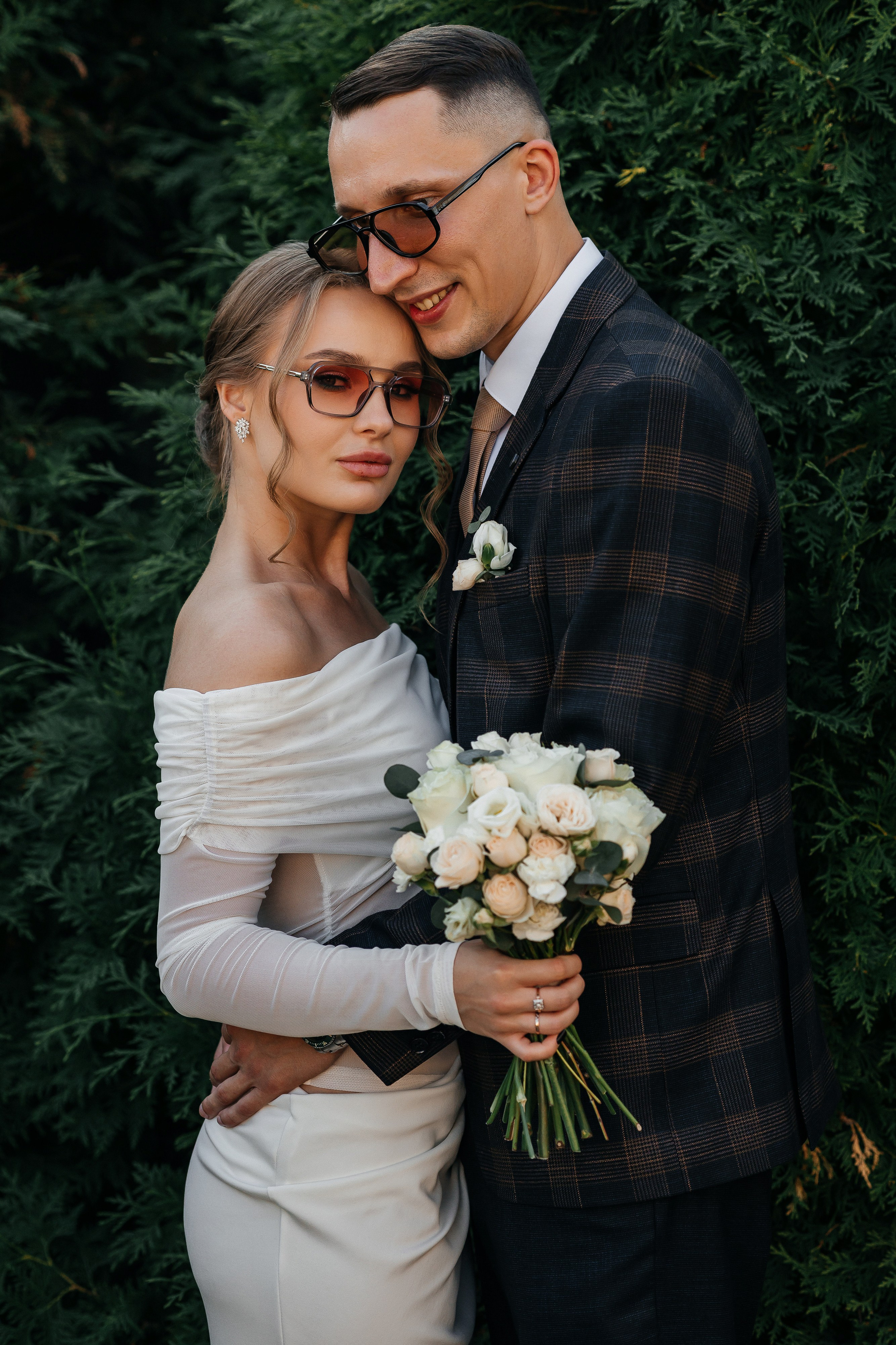 Красивый свадебный ужин в уютном ресторане. Олег Сверчков | Свадебный фотограф Вологда