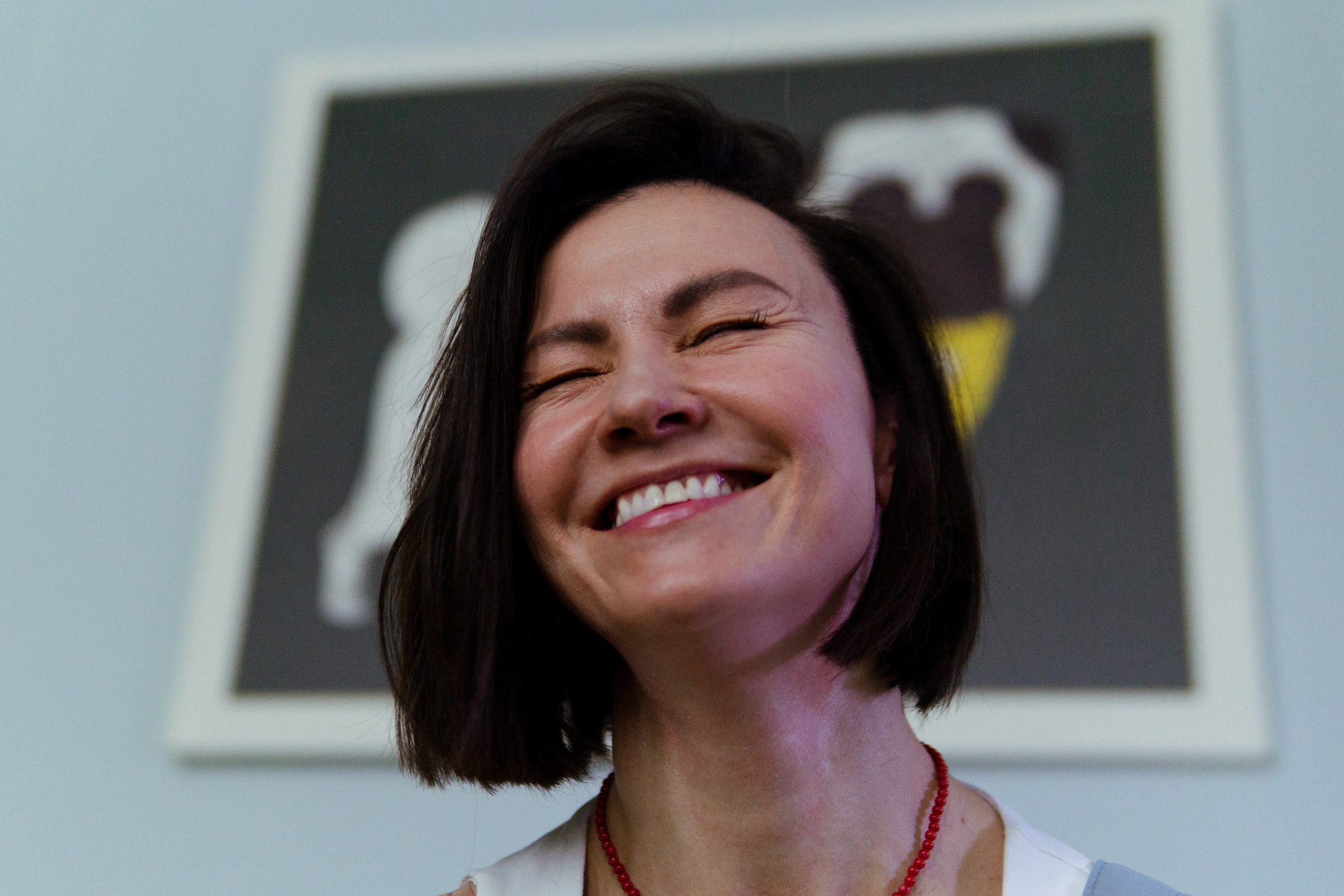 Смеющаяся девушка