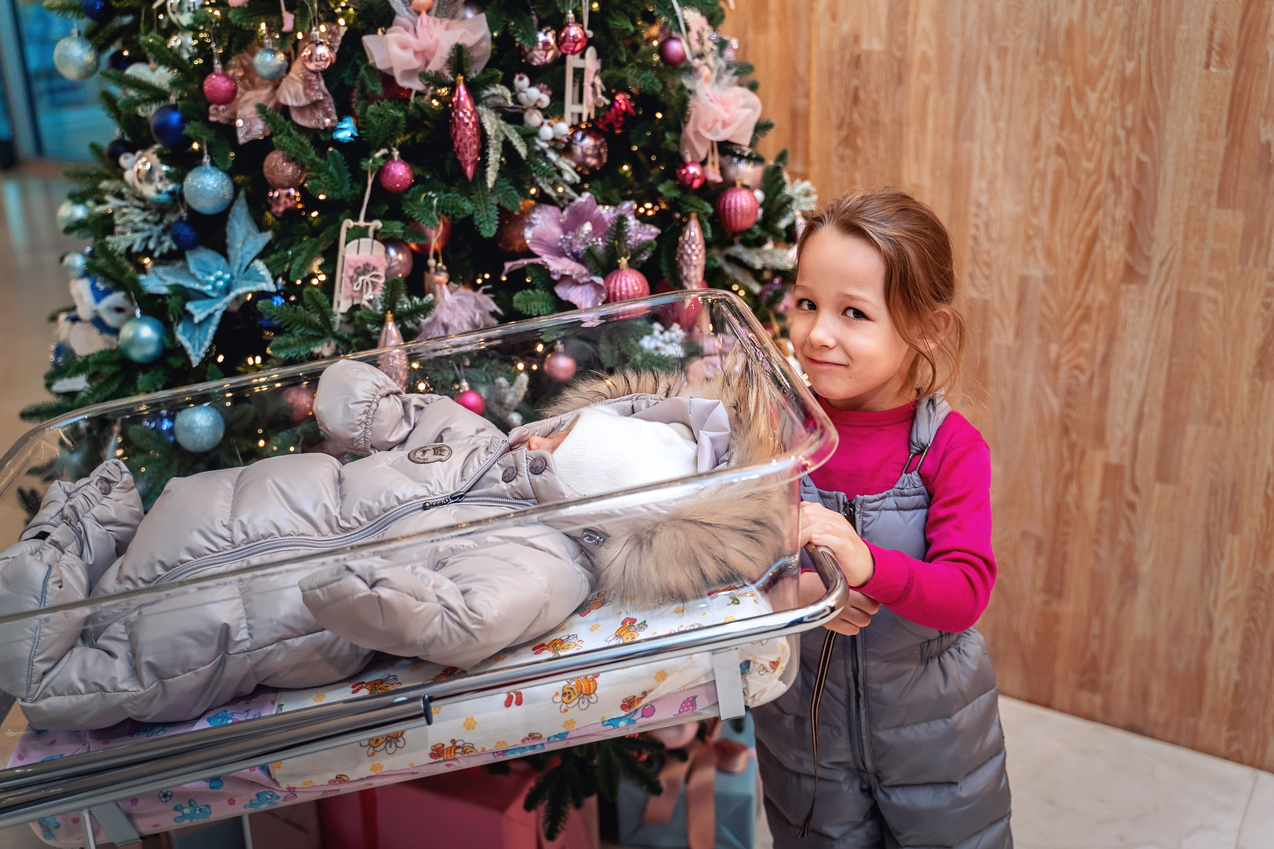 Выписка из роддома Лапино. Фотограф на выписку из роддома Москва. Фотограф \ Видеограф на Крещение, Венчание Москва| Семейные съемки