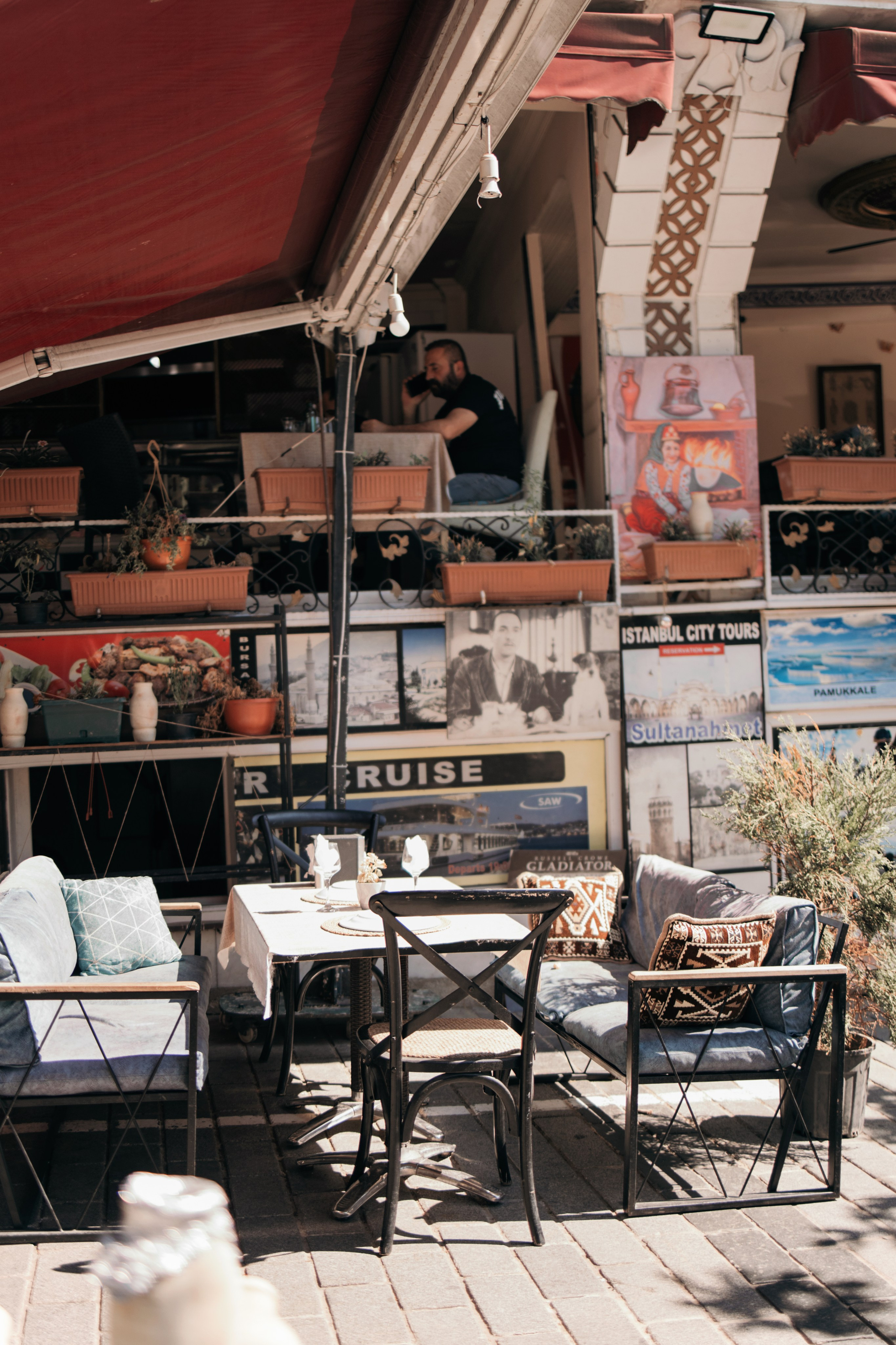 Street photo. Photographer in Turkey — Dari N