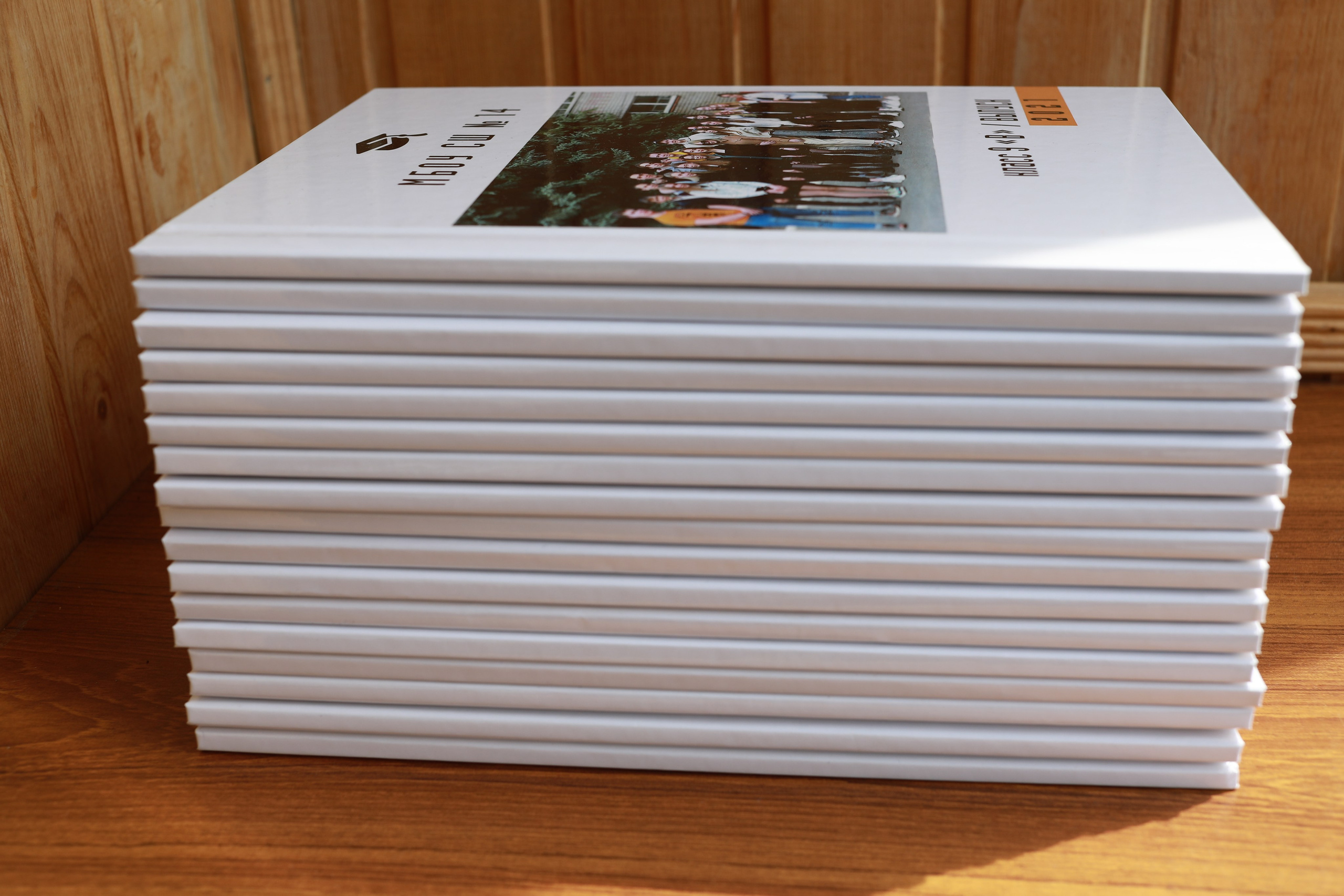 Готовые выпускные альбомы. Medlori fotobook Выпускные альбомы в Липецке Лариса Медведева