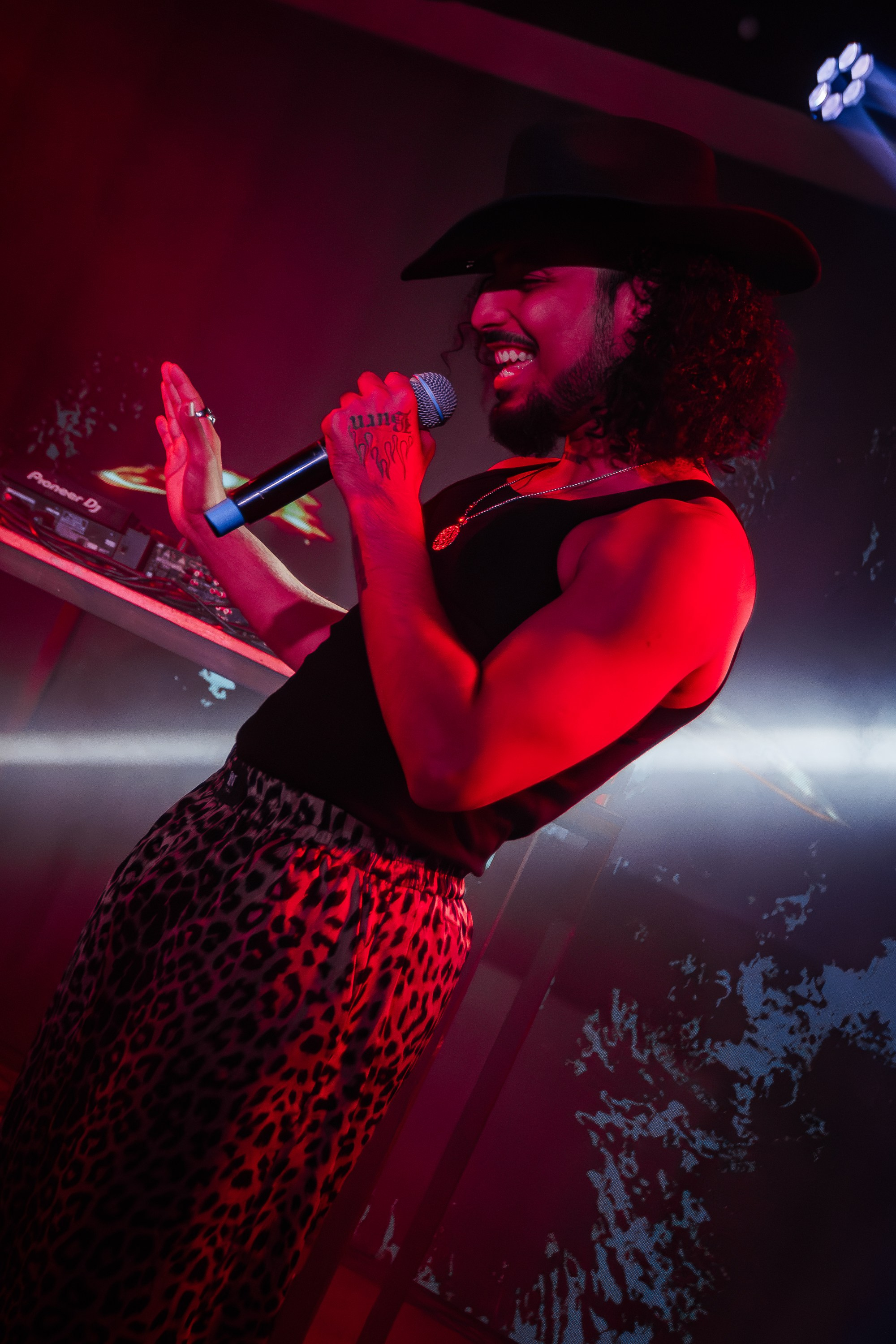 «КРАВЦ"_Чайка на пляже_Ялта_27.08.2025 г. Аминов Руслан | Фотограф