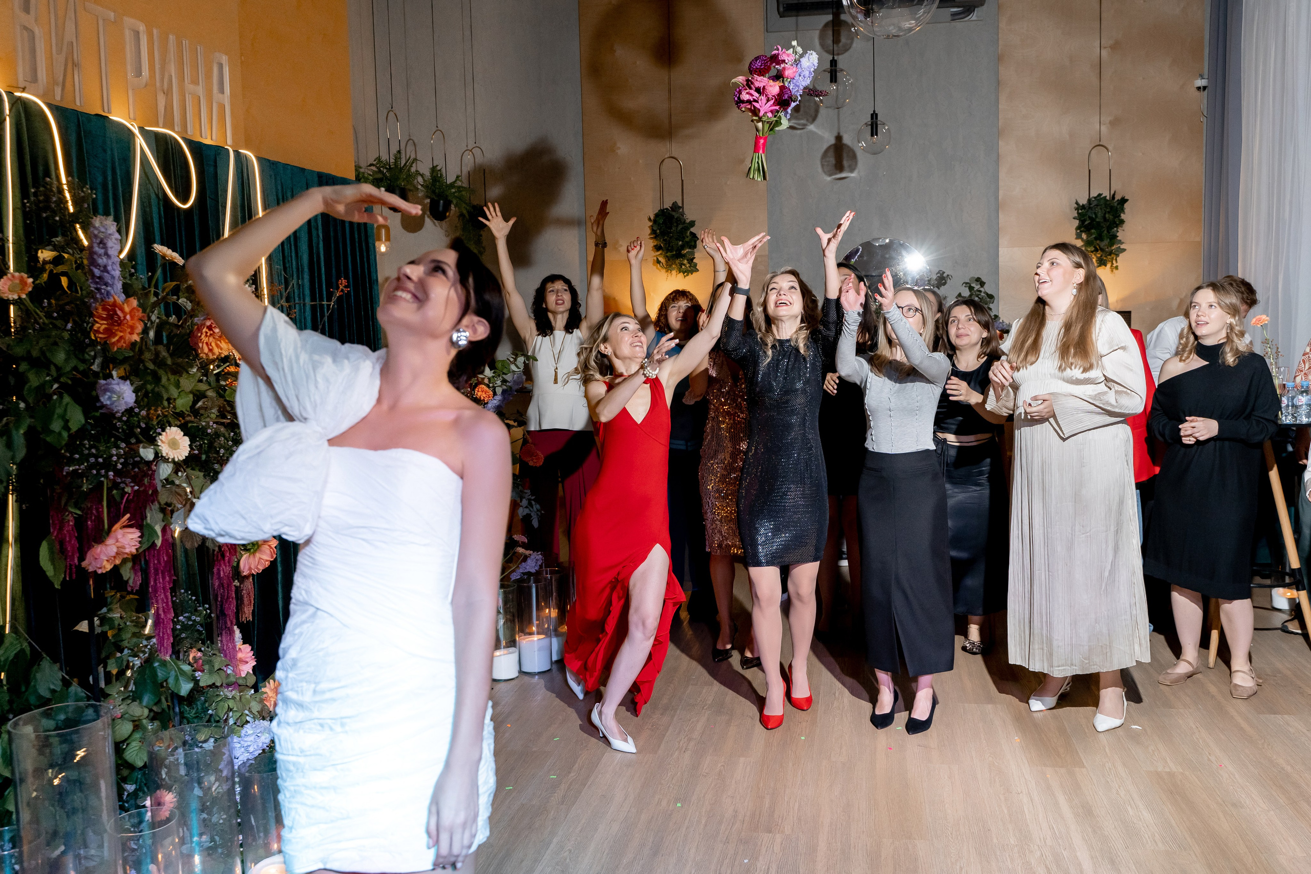 Репортаж мероприятия, репортажная съемка в Москве и Московской области, фотограф на мероприятие, фотосъемка юбилея, репортаж свадьбы, event, фотосессия на фотозоне, фотограф на юбилей, фотограф на день рождения, репортажный фотограф, съемка мероприятия, съемка на фотозоне, фотограф на корпоратив, фотограф на свадьбу, фотограф на детский праздник, фотограф на выпускной. Свадебный репортаж в лофте.