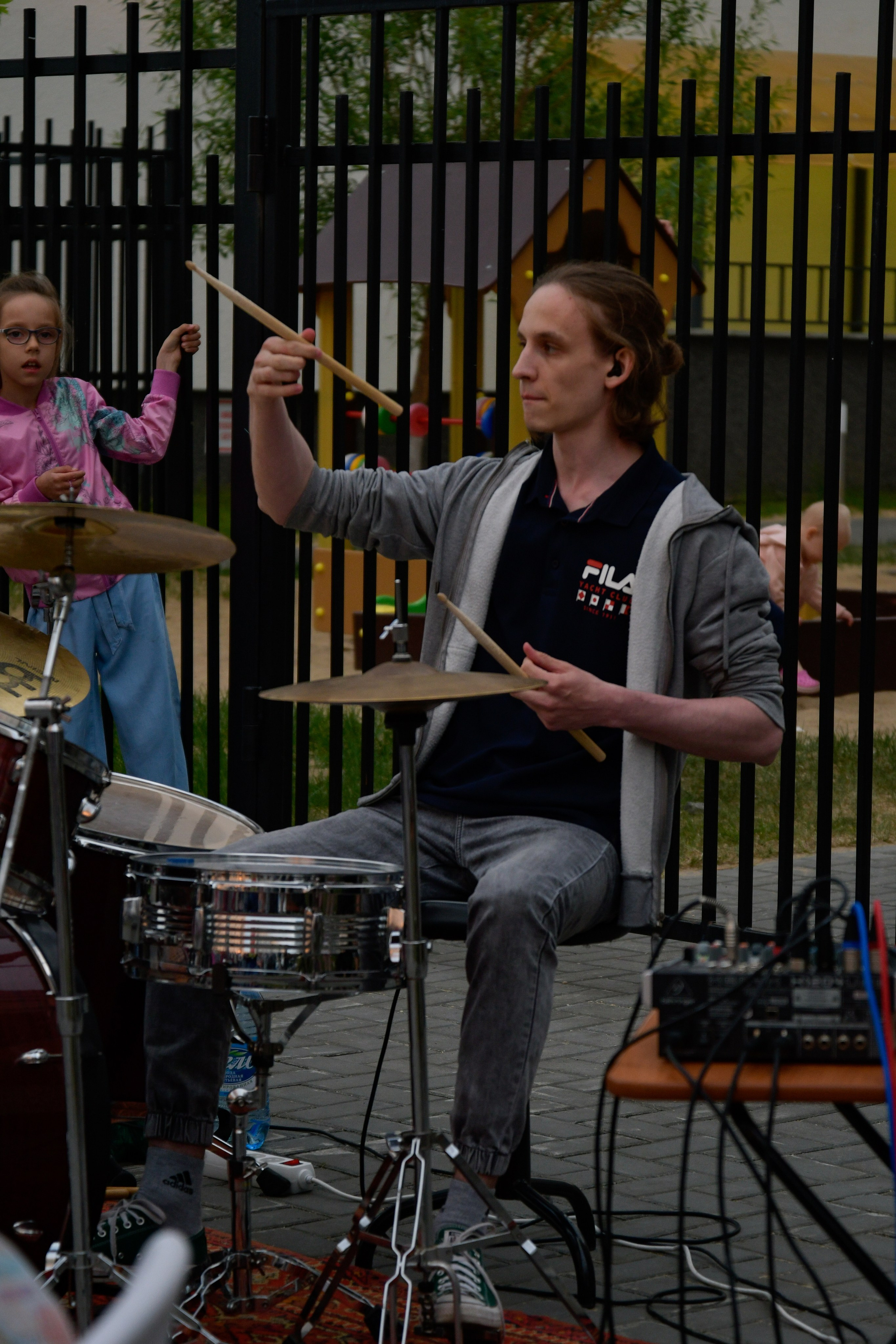 Концерт школы барабанов в соседском центре. Фотографы в Тюмени Андрей и Лидия Войвод