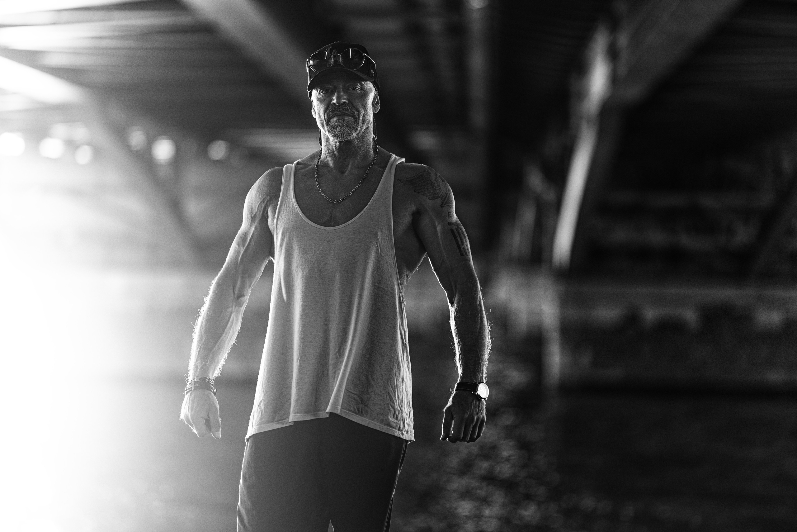 Фотосет на улице и спортплощадке с Александром для контента. Дмитрий Шульгин, портретный фотограф в Воронеже