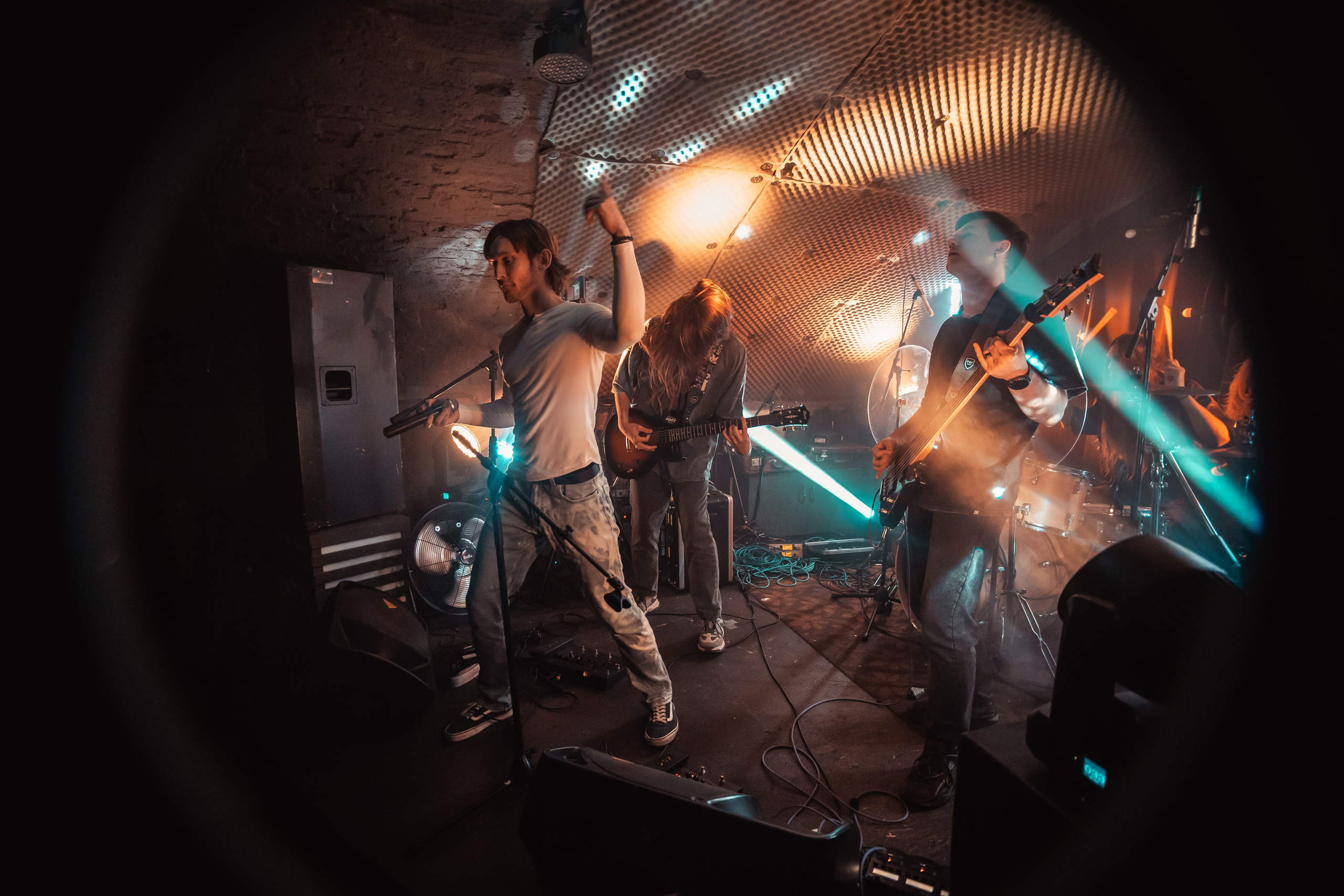 Праймал. 21.09.2025,Бар «Дело не в тебе». Фотограф Регина Крикунова г. Красноярск