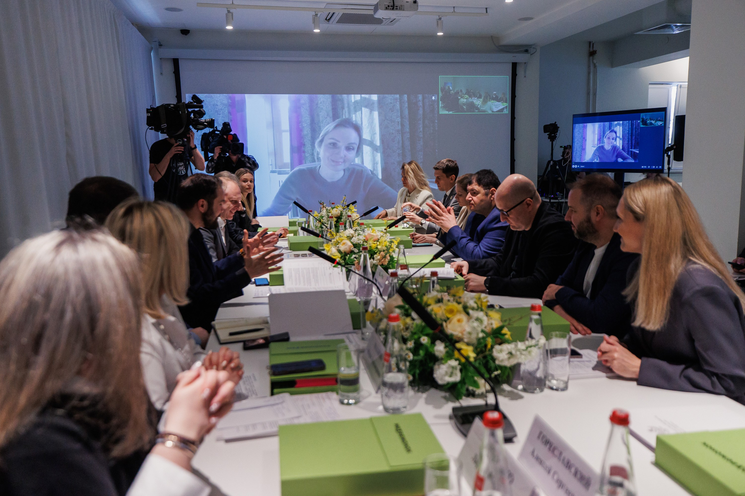 Экспертная дискуссия на тему: “Ответственный подход к созданию детского и семейного контента”. Photographer Danil Aykin