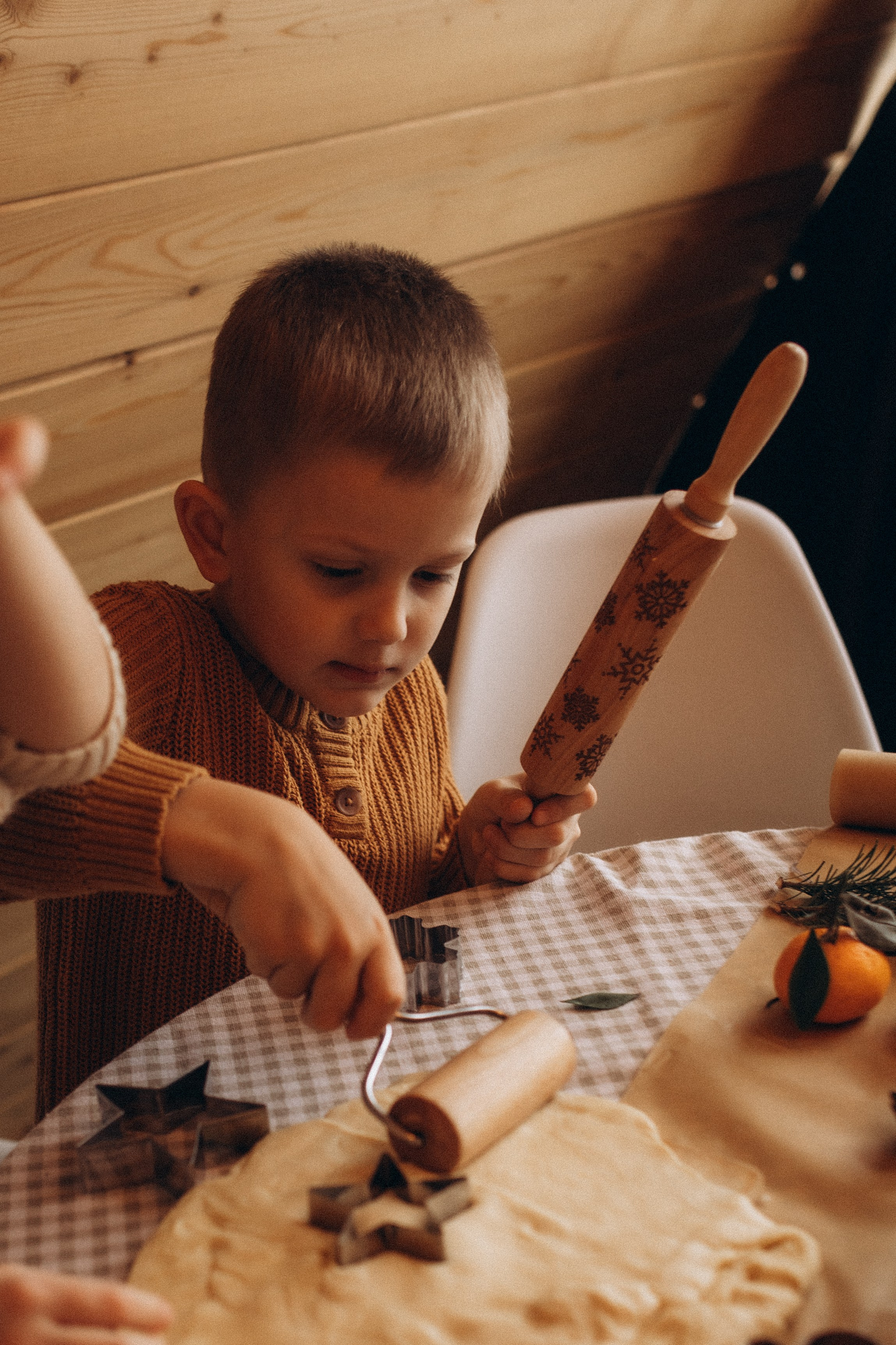 Предновогодняя история в домике. Семейный фотограф lifestyle в Новосибирске Елена Шпилевая