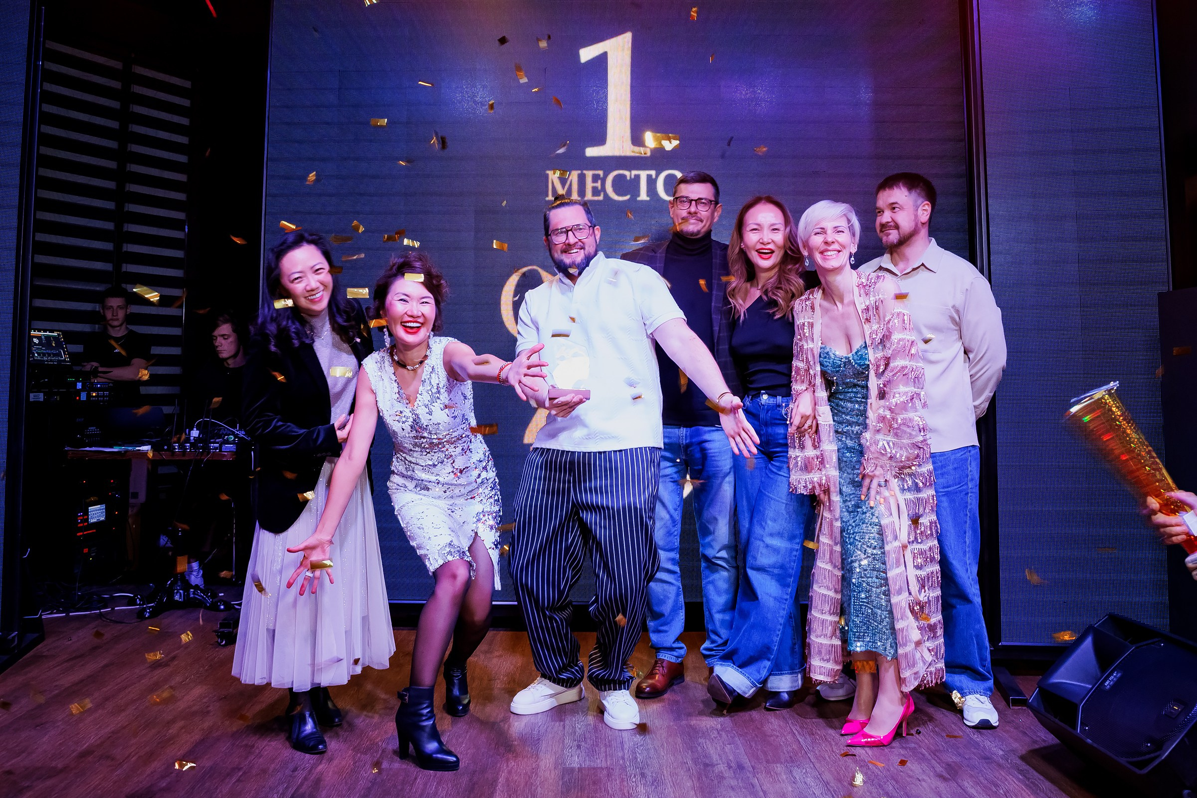 Вокруг Света за 60 Секунд-Sunset Meat Restaurant. Репортажный фотограф в Алматы Каюпов Сержан