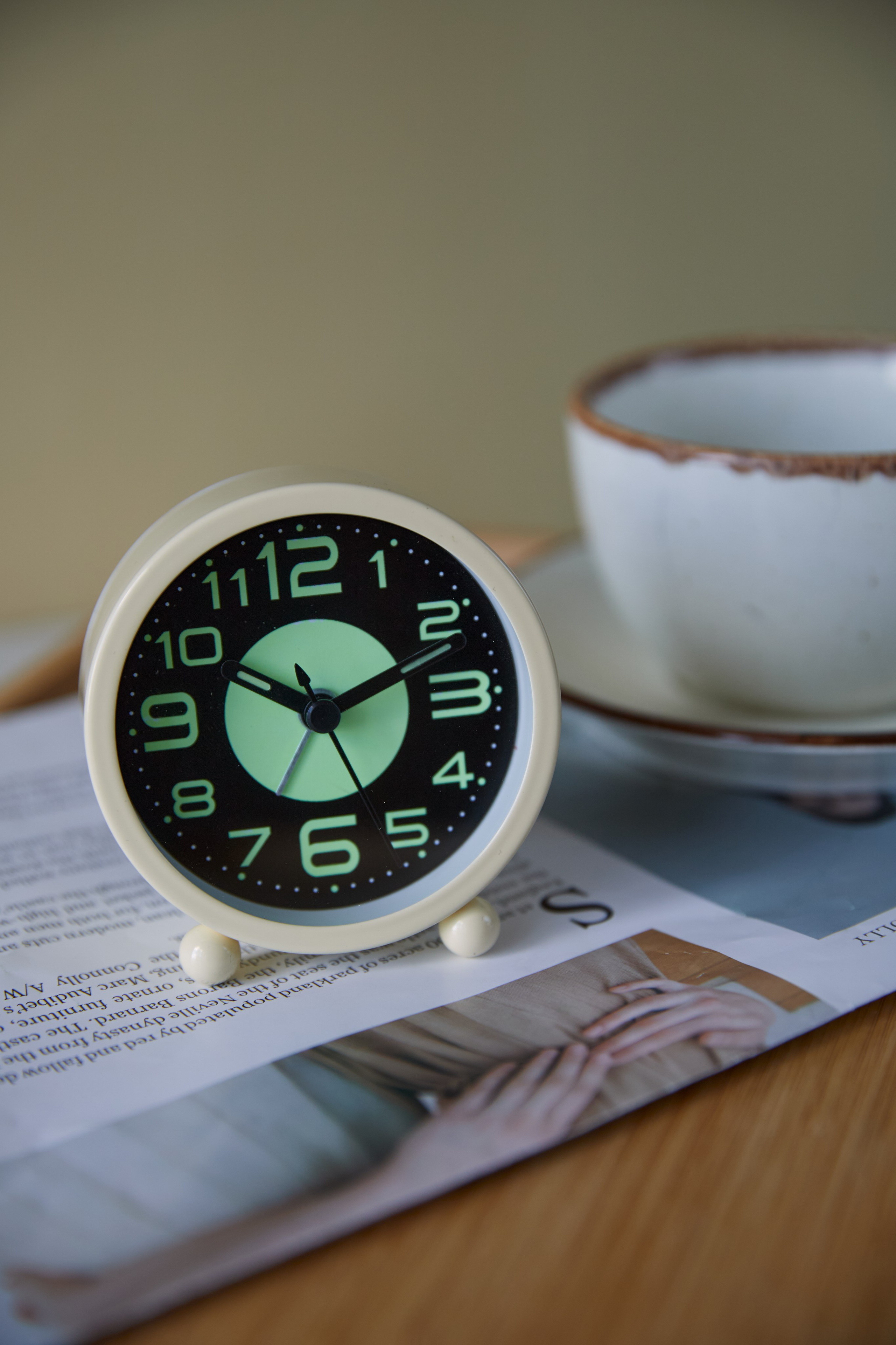 Будильники. Фотограф