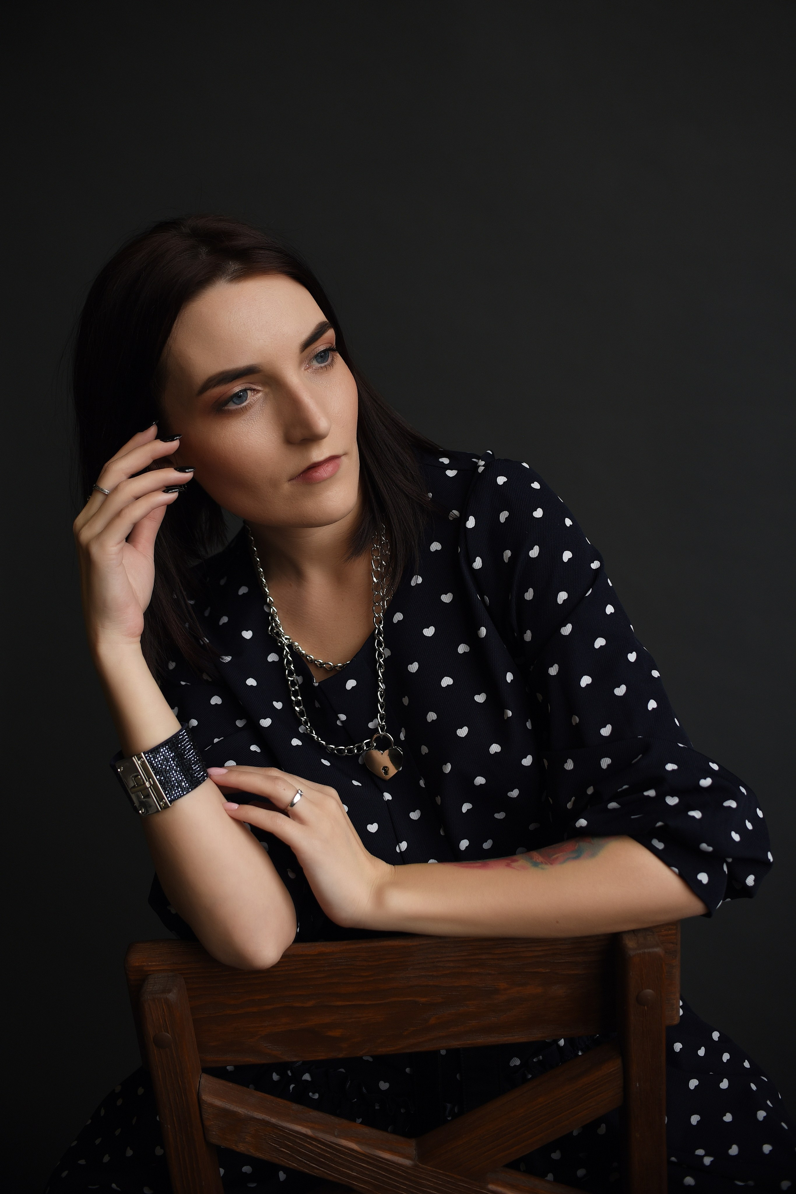 Индивидуальная студийная. Свадебный, семейный, детский, контент фотограф в Омске Максим Ильин