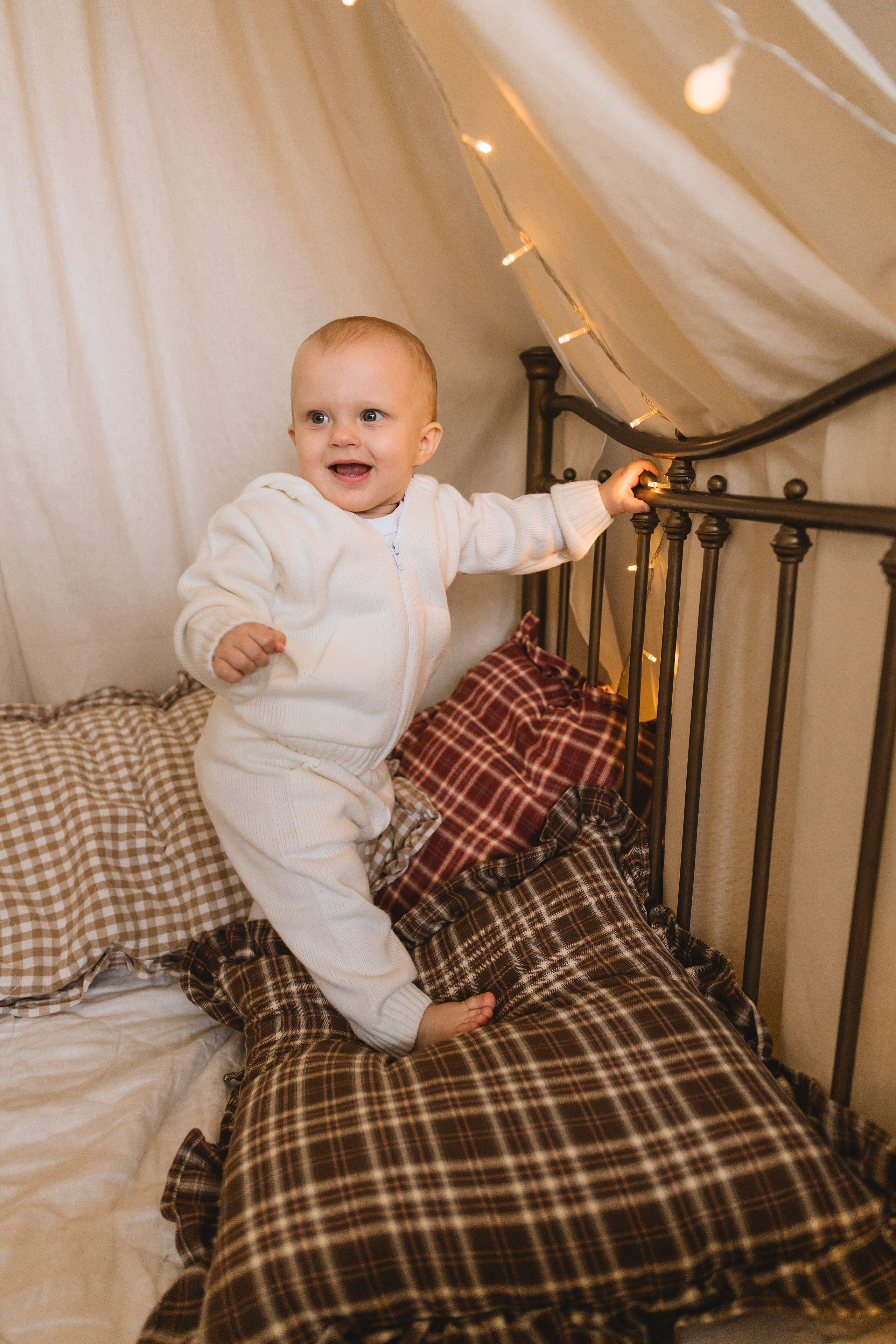 Марку годик. Женский и предметный фотограф