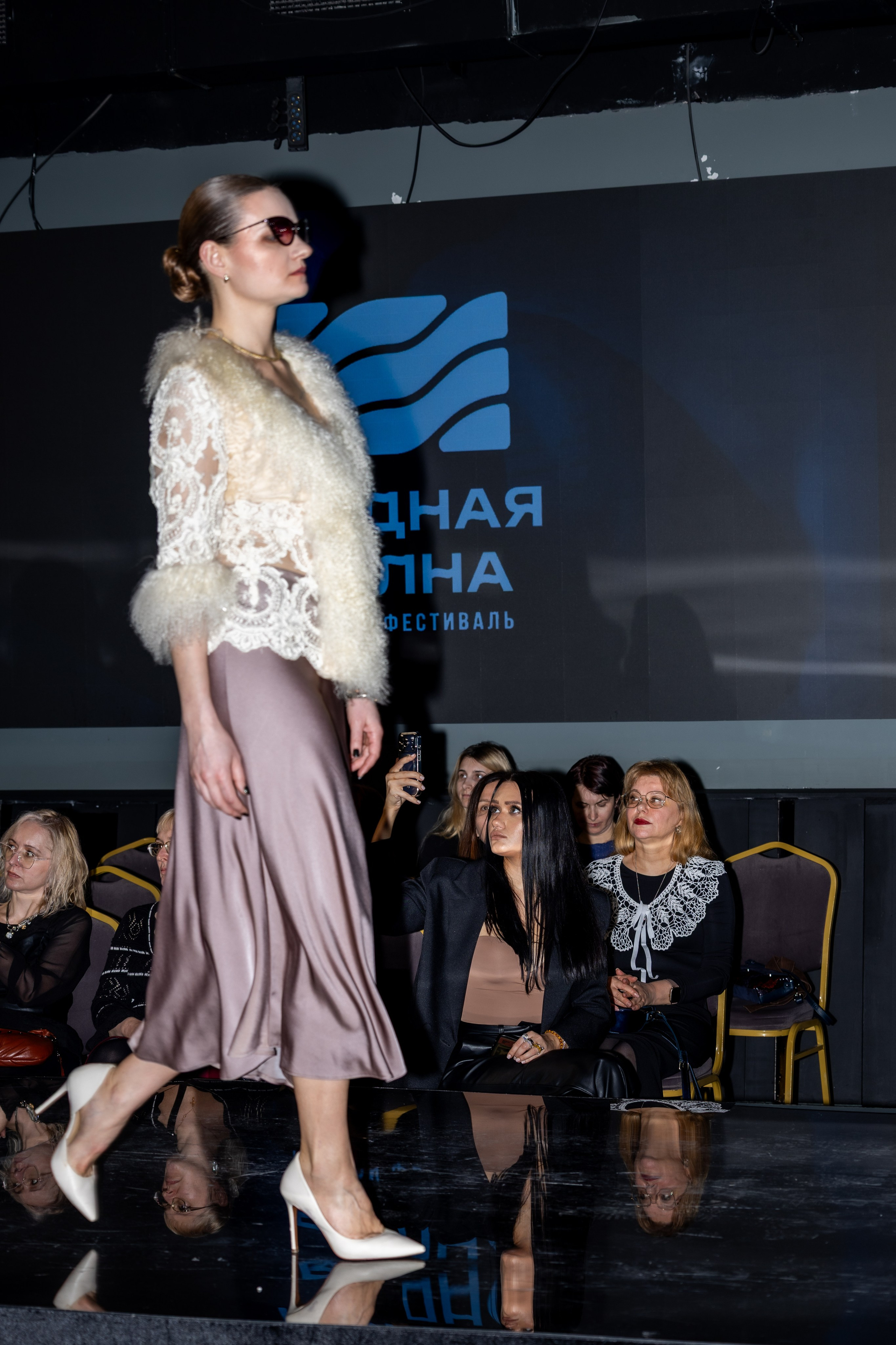 Модный показ Бренд AnyAmo на Модной волне. Студия фото, видеографии и мультимедийного дизайна в Москве Multi Frame Studio