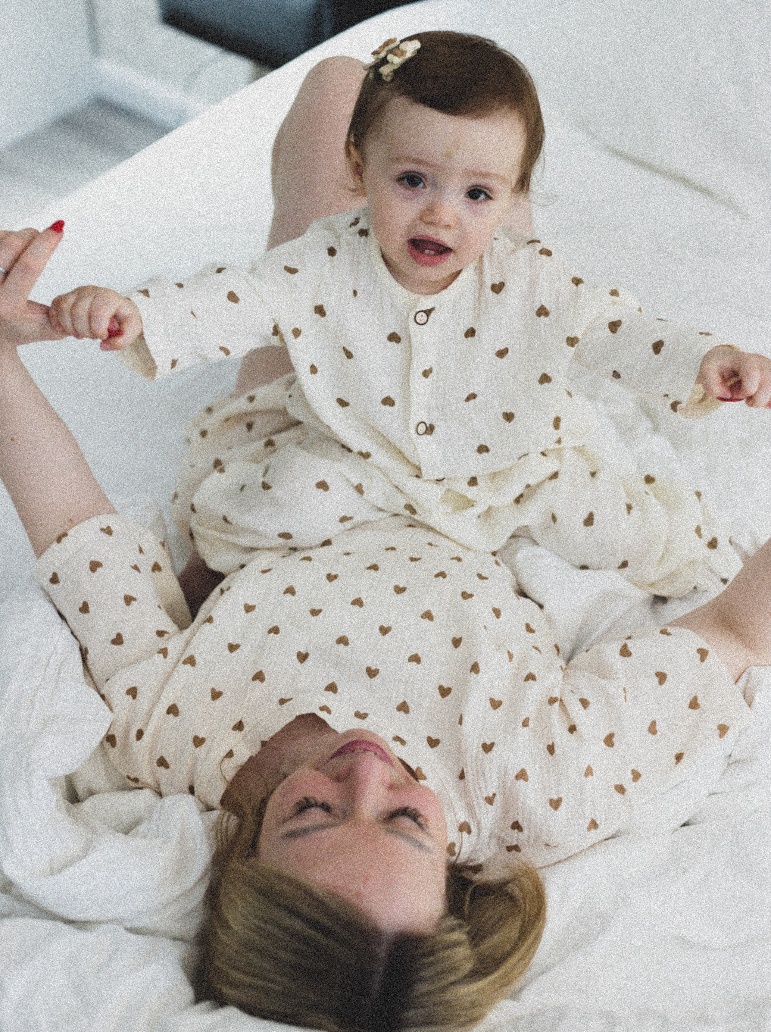 Мама и малыш lifestyle. Фотограф беременных и новорождённых в Краснодаре