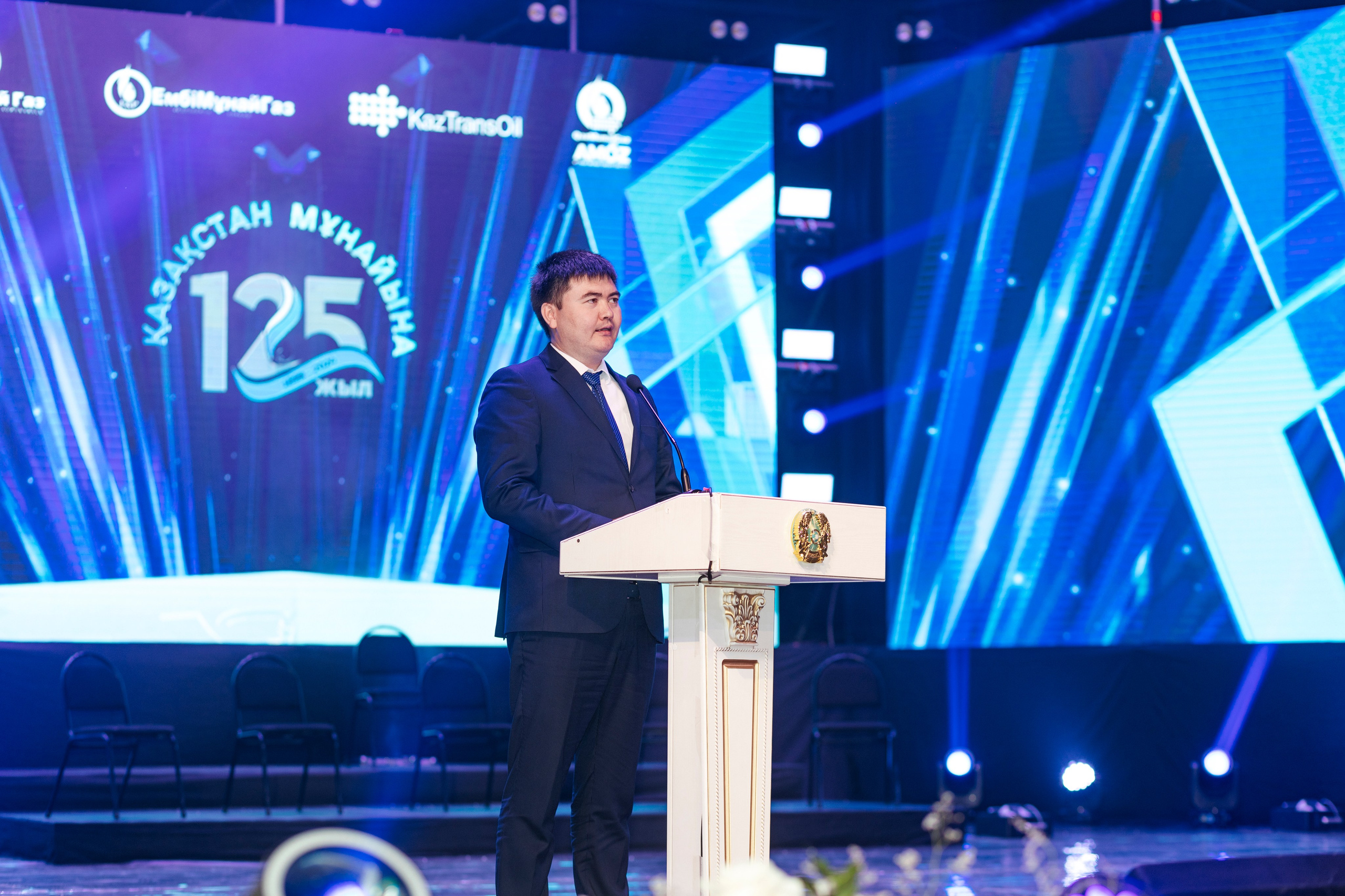 Фотосъёмка для Kazmunaygas. Фотограф в Алматы Сиражев Карымсак. Фотосессия, бизнес портреты