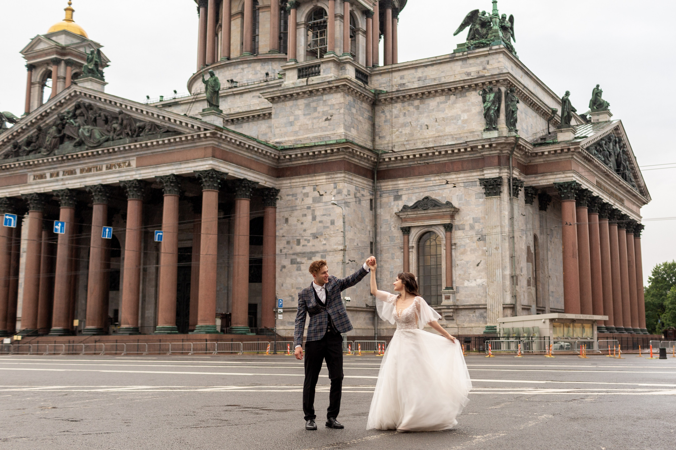 Свадебная фотопрогулка. Свадебный фотограф Кирилл Белый