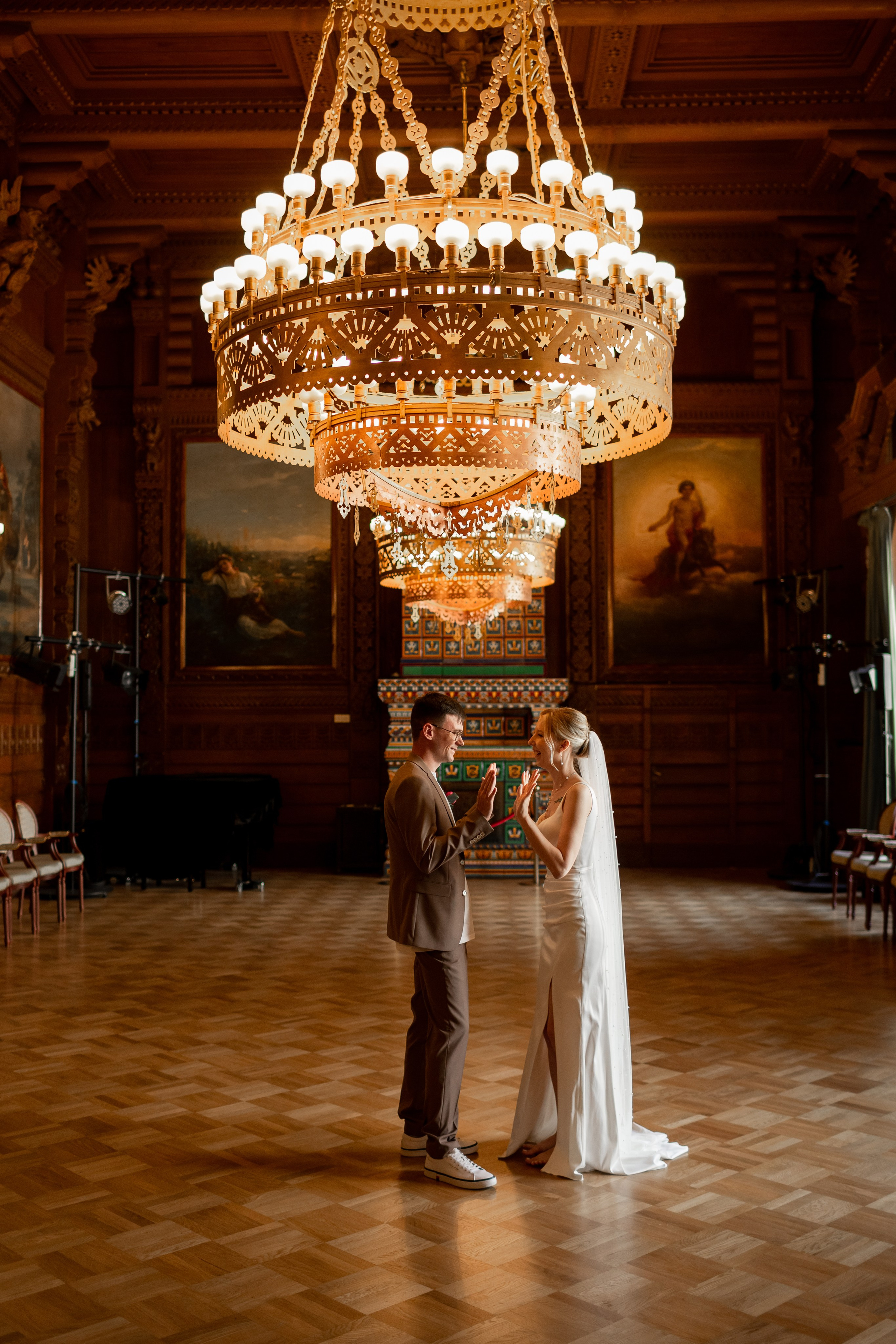 Свадебная фотосессия во дворцах Петербурга. Свадебный фотограф Кирилл Белый