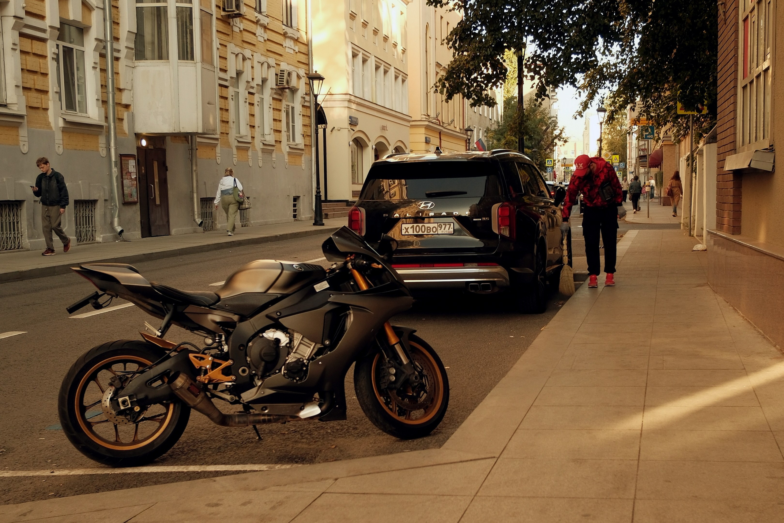 Сентябрь 2025. Улица, люди, жизнь…