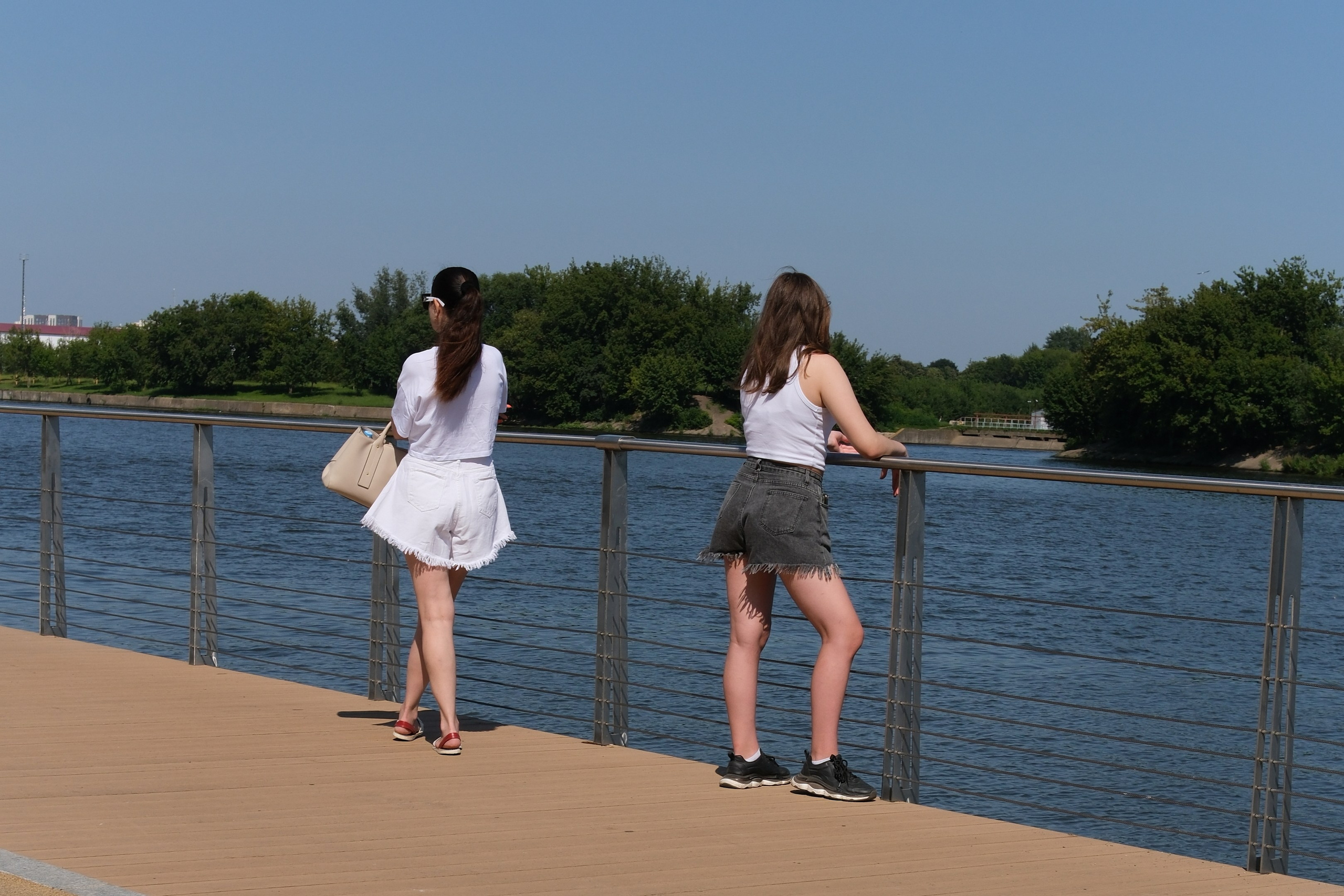 Улица, люди, жизнь…