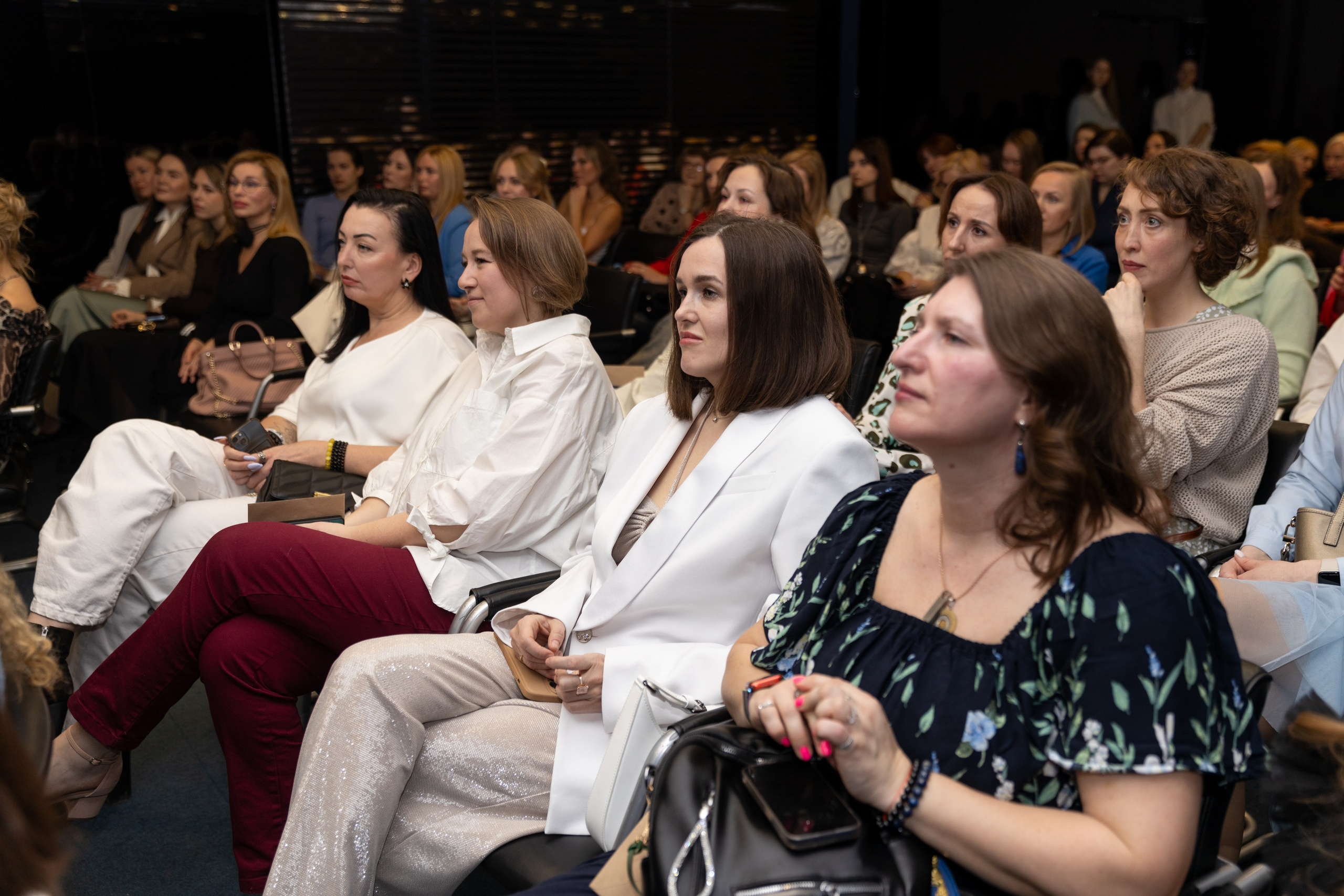 Презентация книги «История НИ одной женщины». Дацук Анна Фотограф из Екатеринбурга