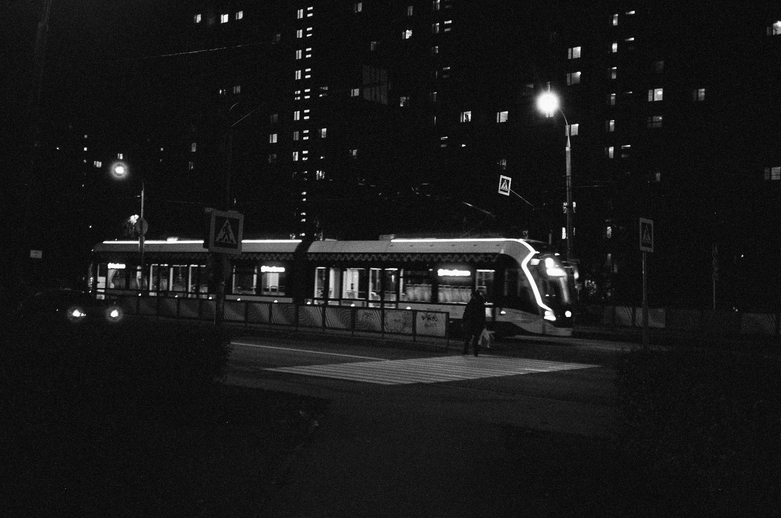 Chinon Auto 3001 / Ilford Pan 400 / Театр Моссовета, Театр Российской