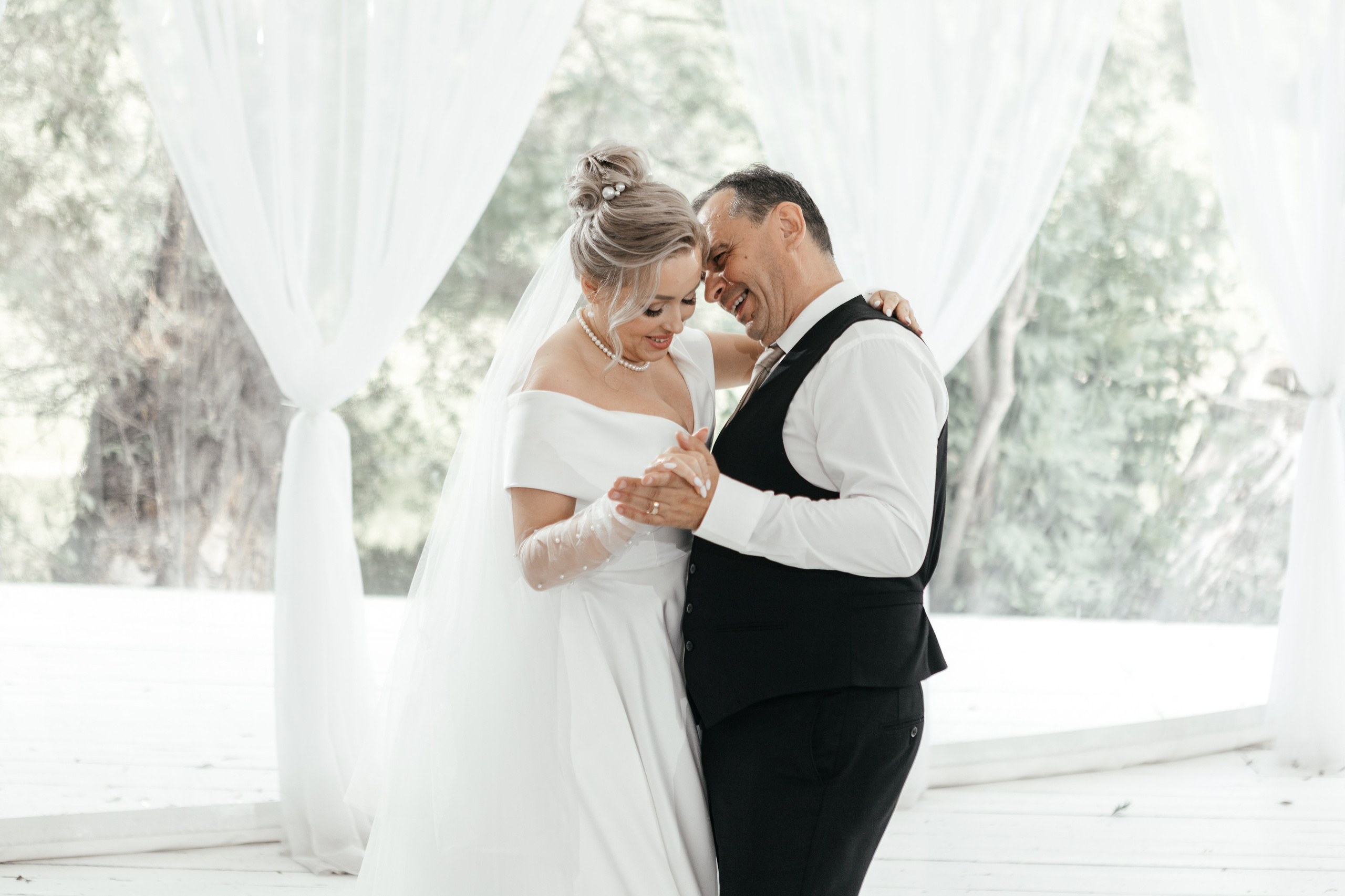 Свадебный фотограф Уфа — Руслан ГабдлисламовЖивые эмоции, красивые кадры, воспоминания на всю жизнь.Работаю по всей Республике Башкортоста. Свадебный фотограф Уфа Руслан Габдлисламов