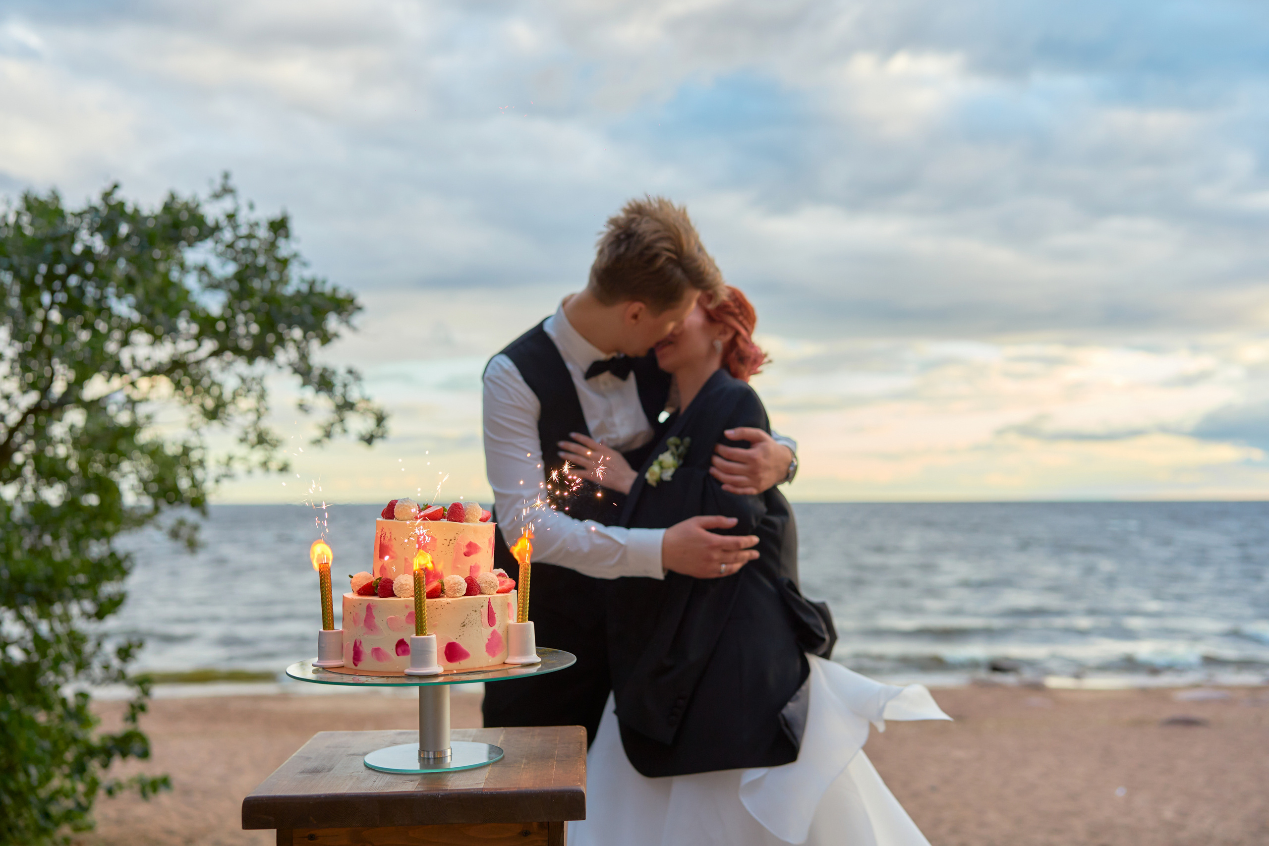 WEDDING / LOVE STORY