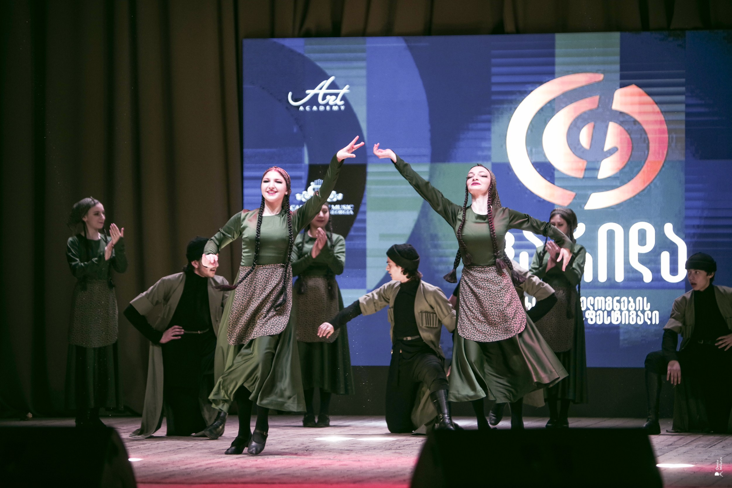 Танцы в Хоби. Портретный фотограф Денис Милютин