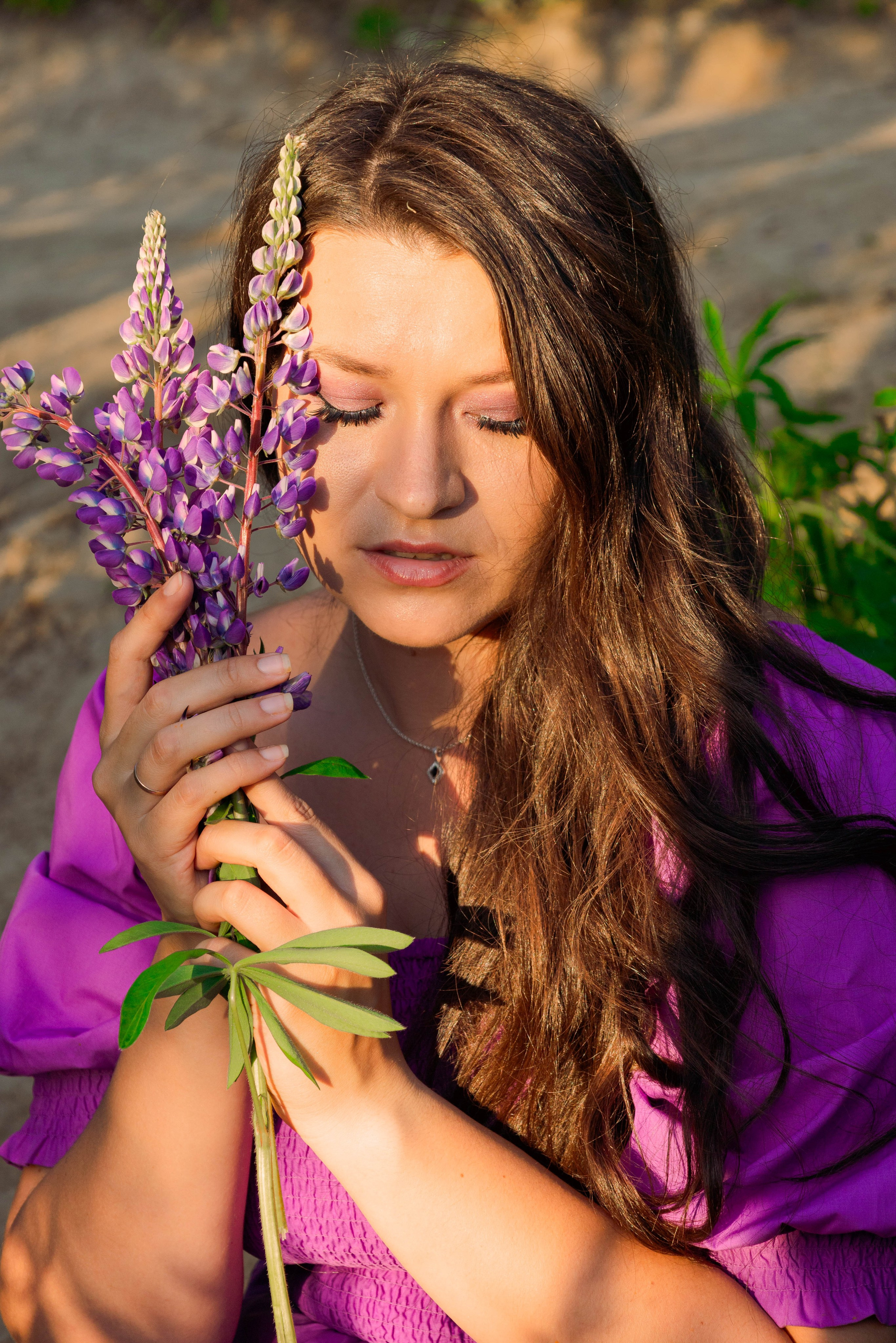 Алена. Люпины в карьере. Портретный фотограф Панферова Регина г. Санкт-Петербург, г. Казань