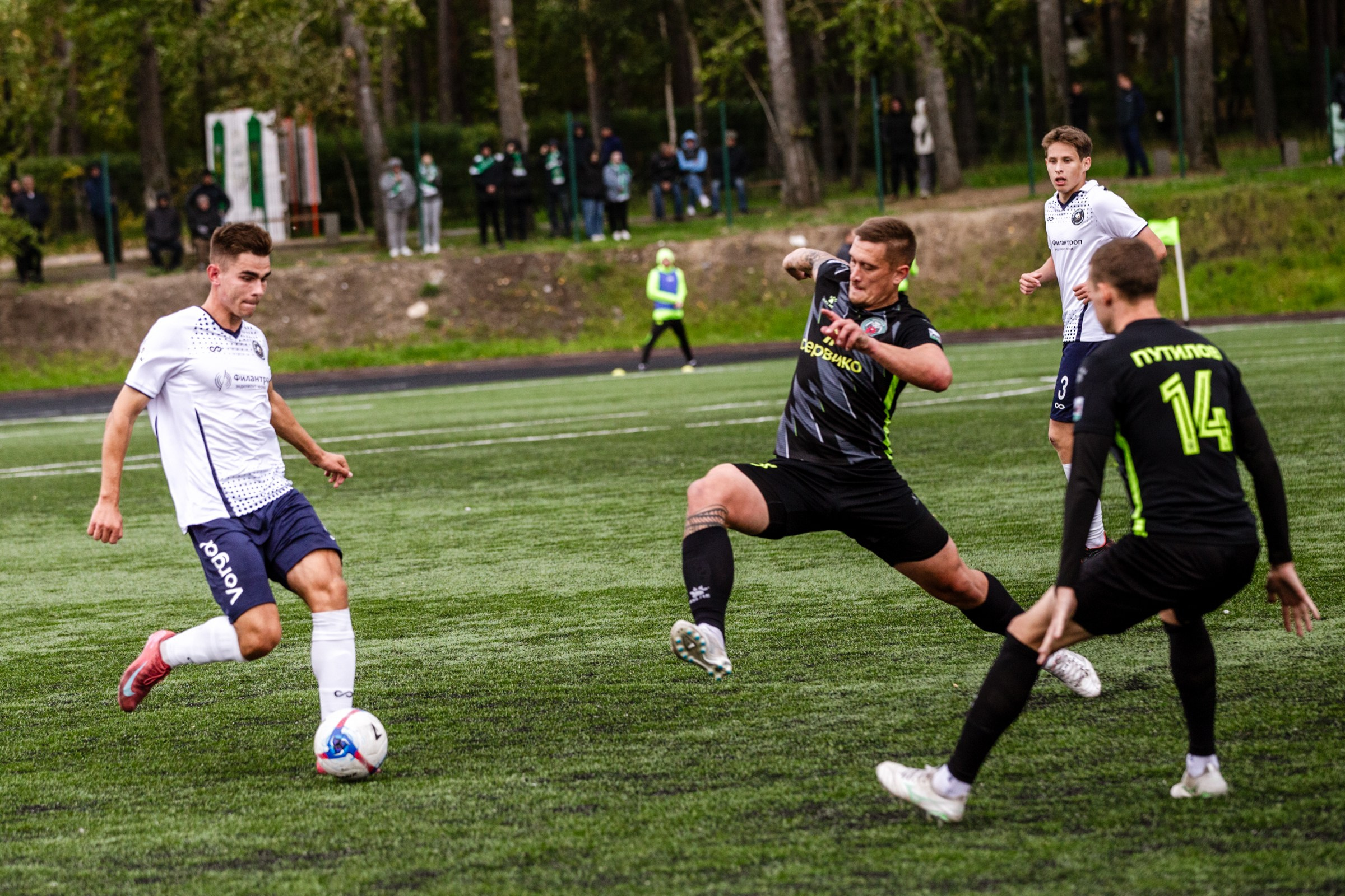 Первенство России по футболу LEON-Вторая лига Б | ФК Иркутск — Космос (Долгопрудный) | 14.09.25. Фотограф в Иркутске Евгения Айвазова