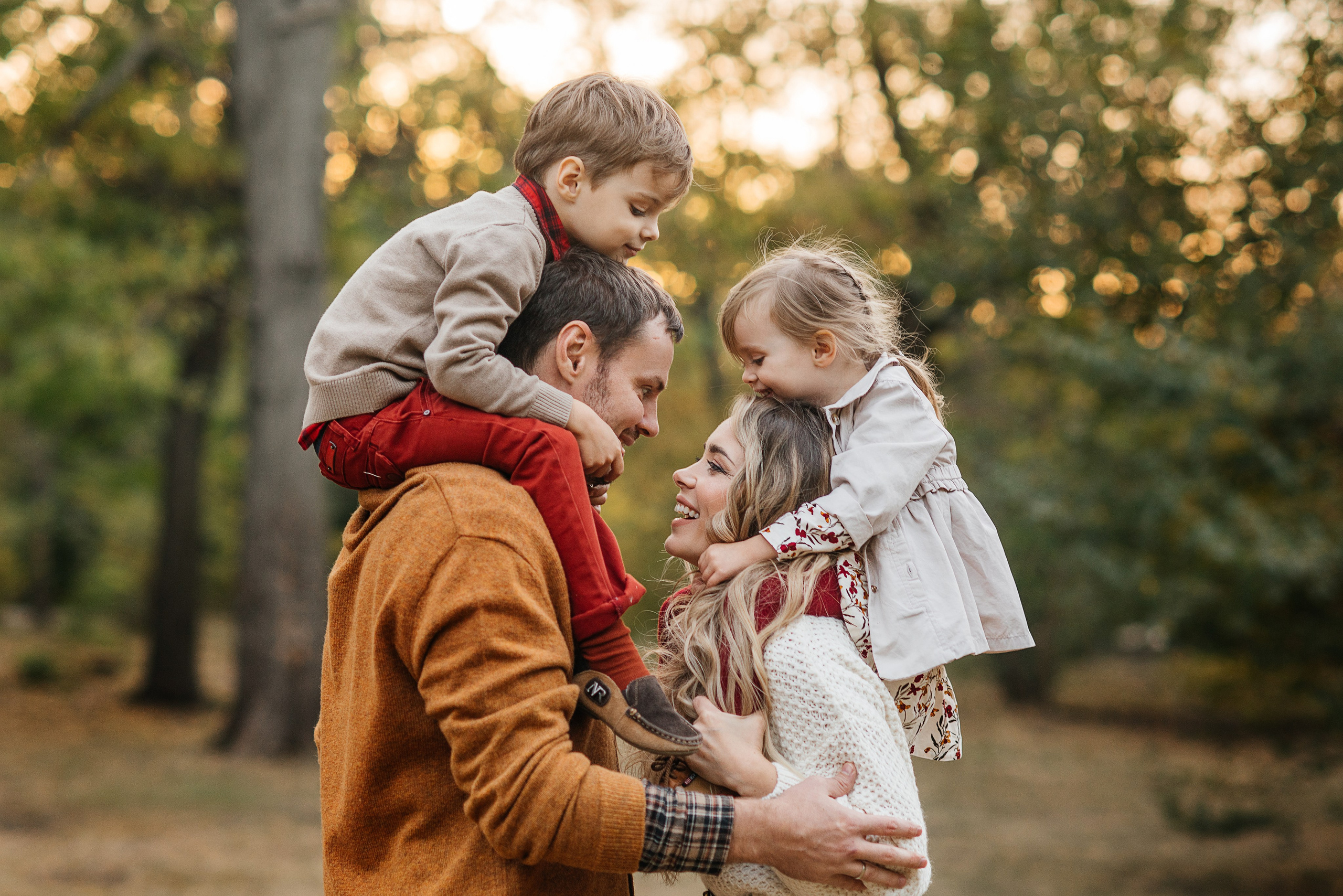 Осенняя прогулка семьи. Свадебный и семейный фотограф Надежда Соловьева