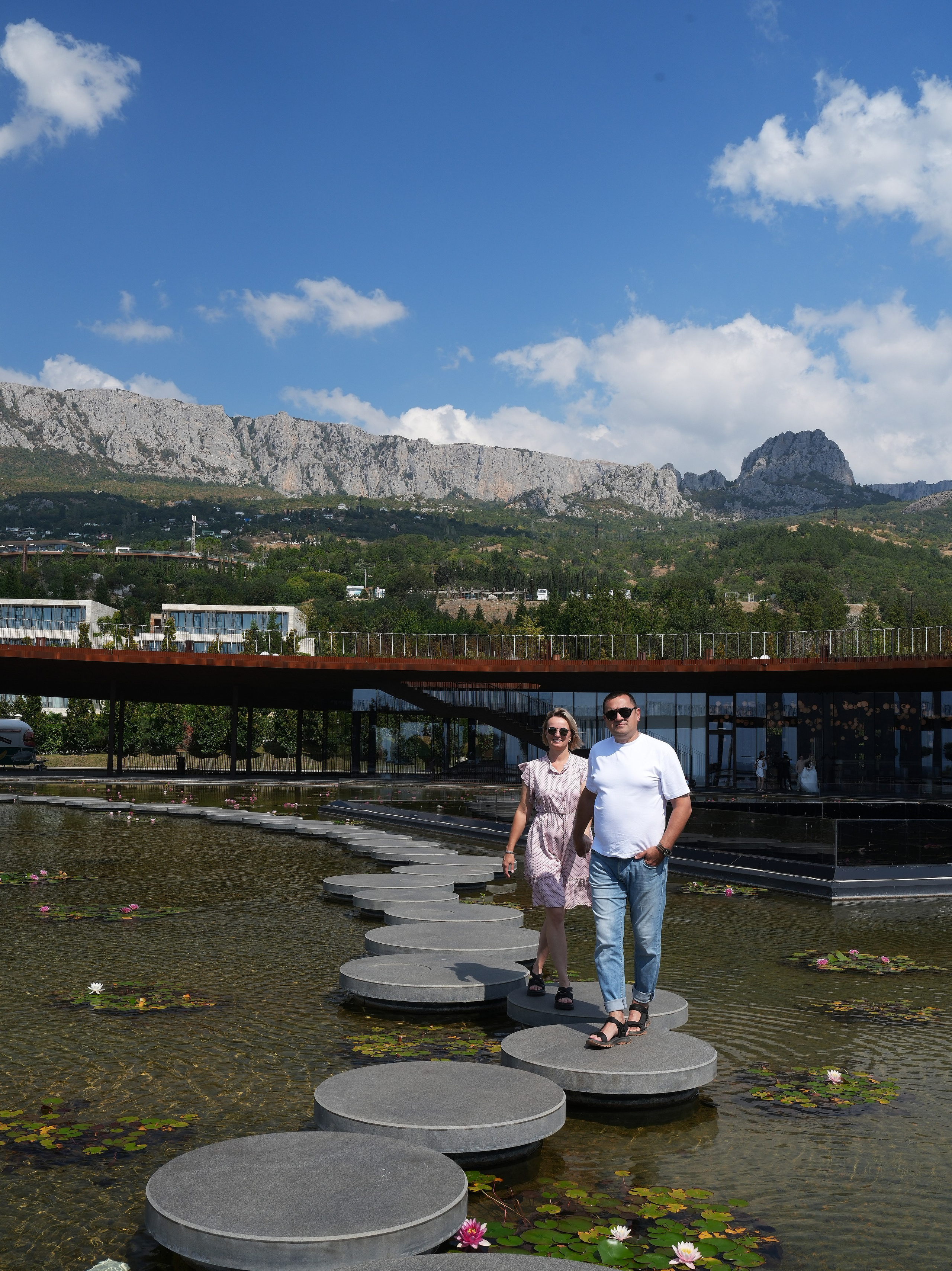 Семейная прогулка 4 человека. Свадебный фотограф Виктория Роса