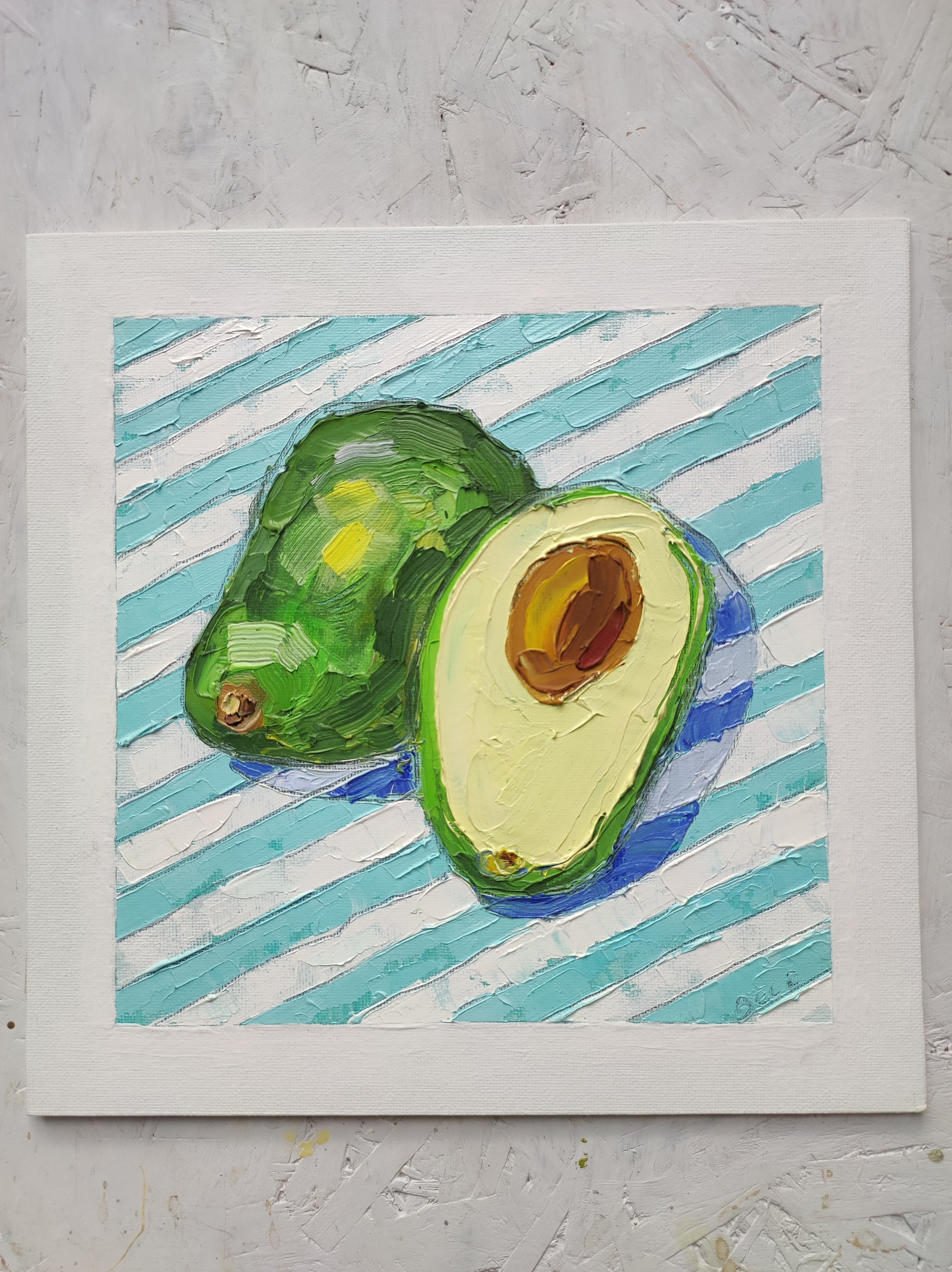 Яркий декоративный натюрморт авокадо, современная интерьерная живопись.