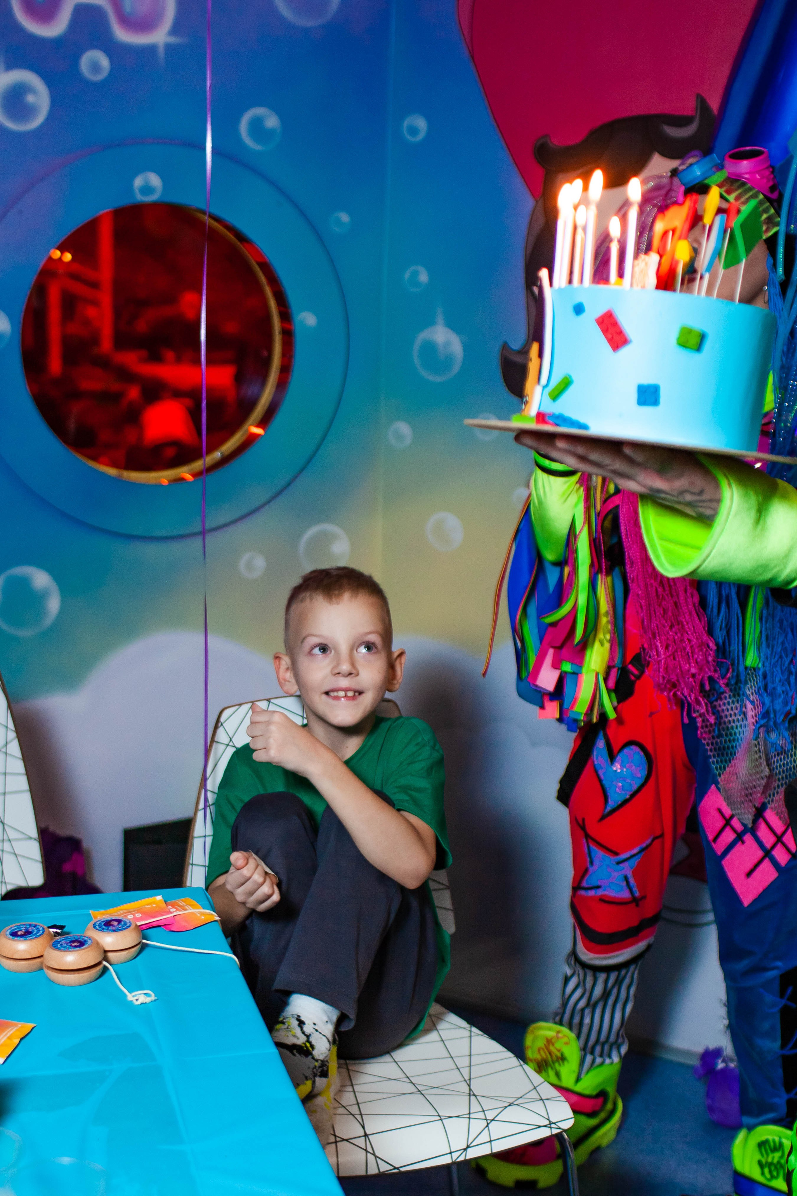 Неон Челендж День рождения Ярослава. Детский и семейный фотограф в Санкт-Петербурге Елизавета Сорокина