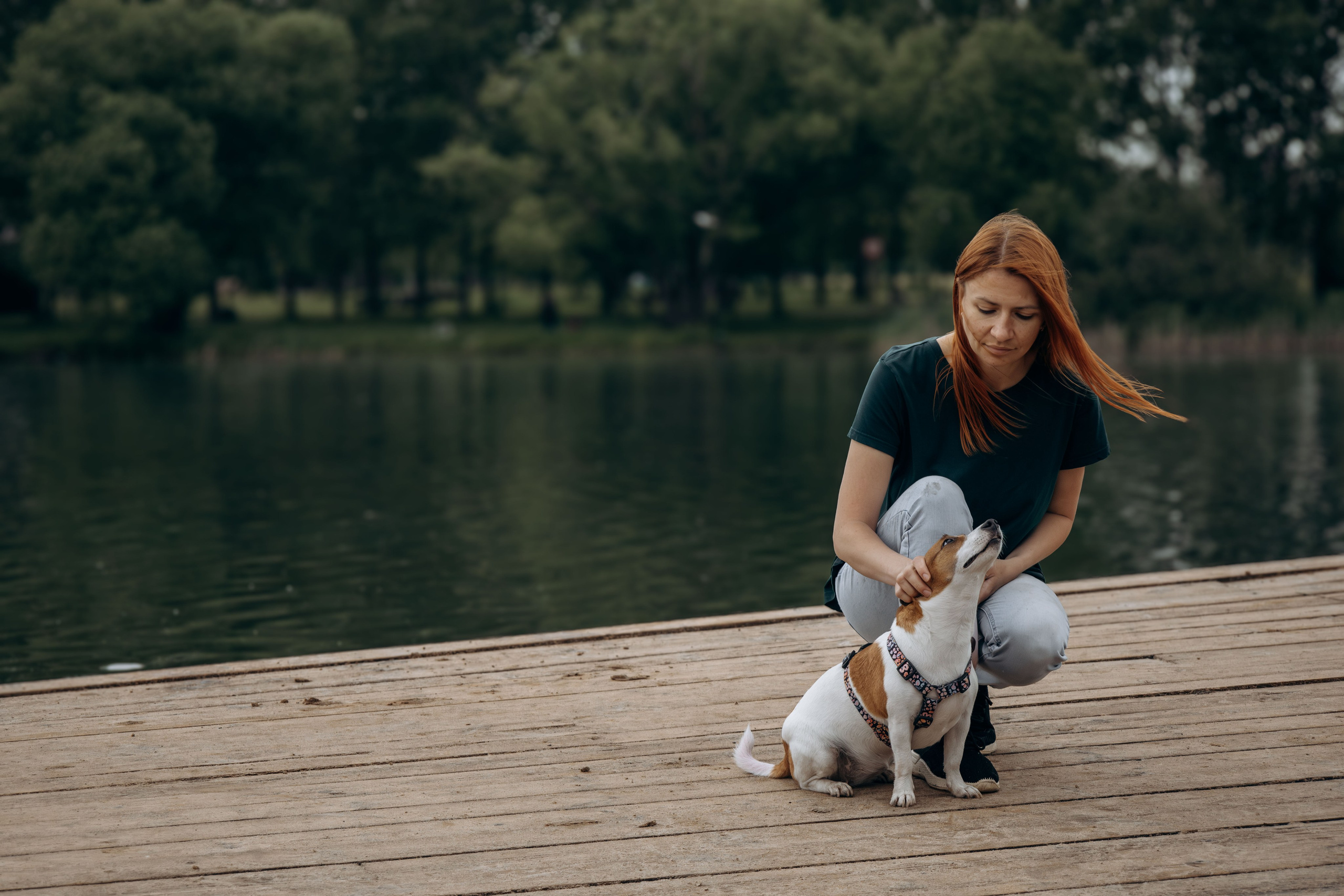 Моя маленькая спутница: Банни и Настя в Южнобутовском парке. Фотограф-анималист в Москве Екатерина Тихонова