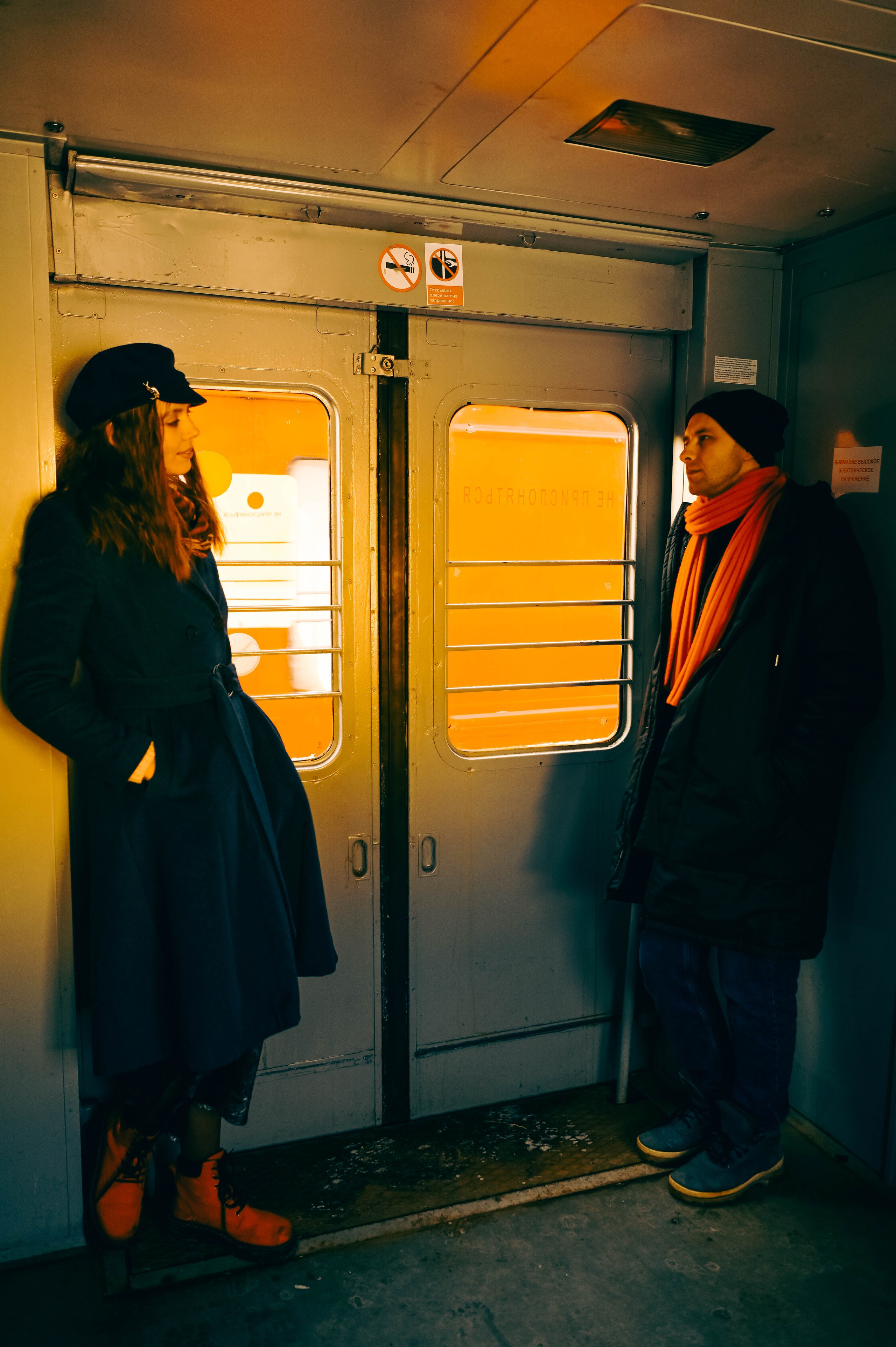 фотосессия love story фотосессия в электричке свадебный фотограф спб 