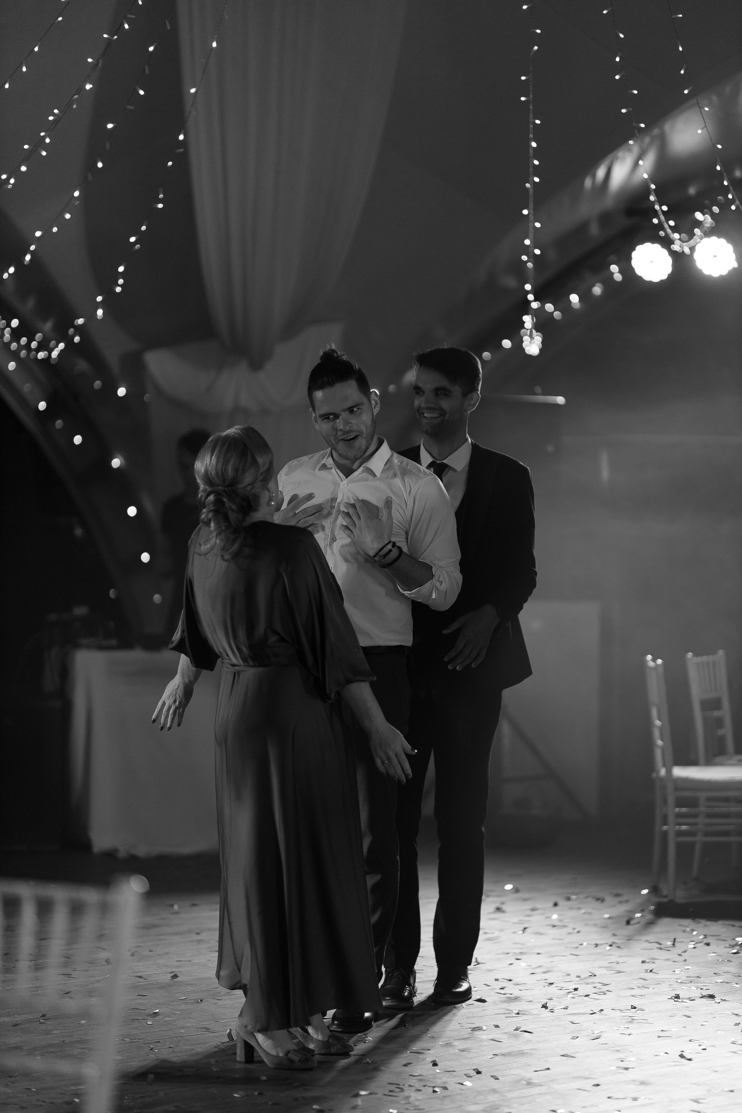 ···. Свадебный фотограф в Санкт-Петербурге Александра Чукавина