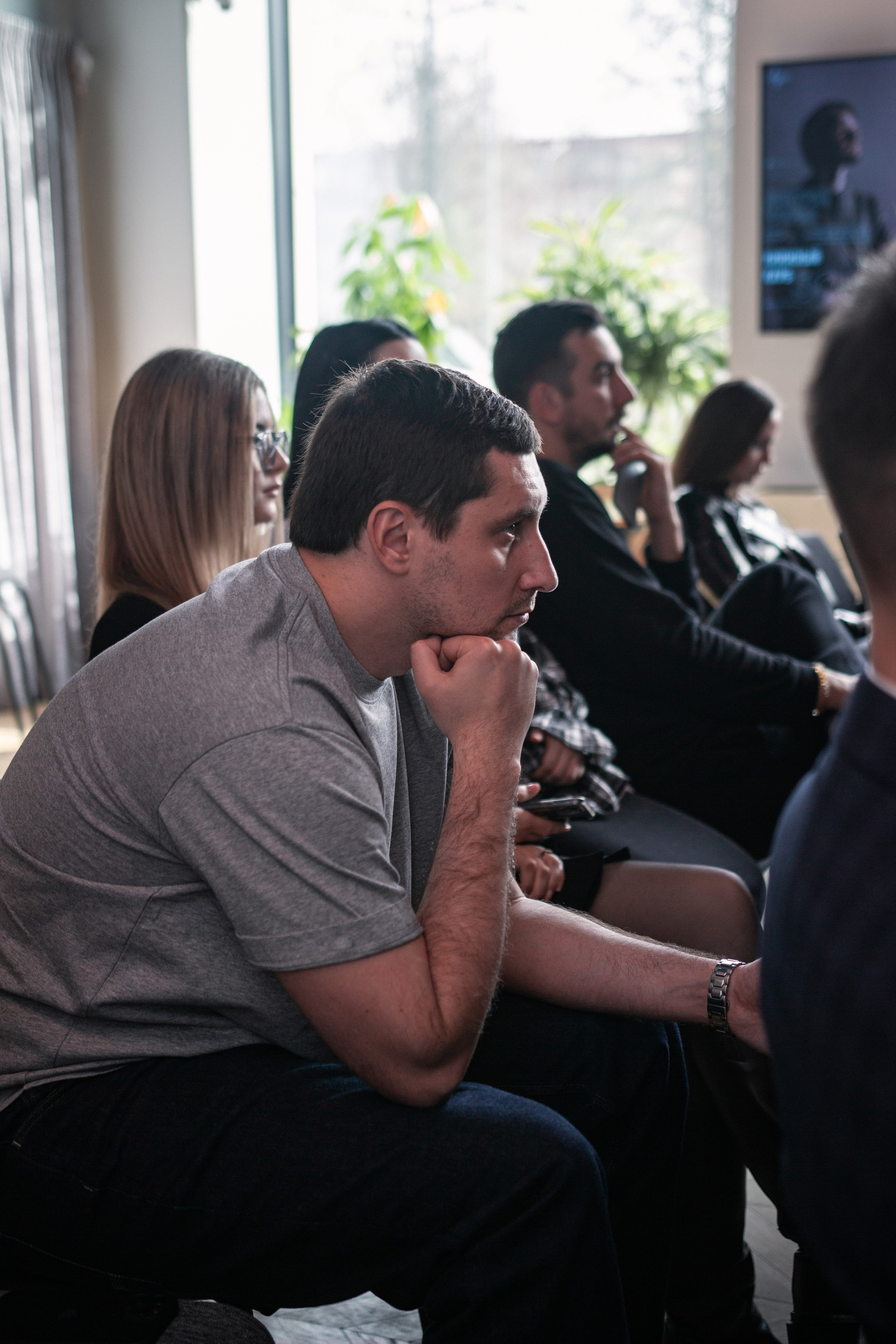 Планерка компании недвижимости. Фотограф Москва — личные фотосессии, лавстори в студии