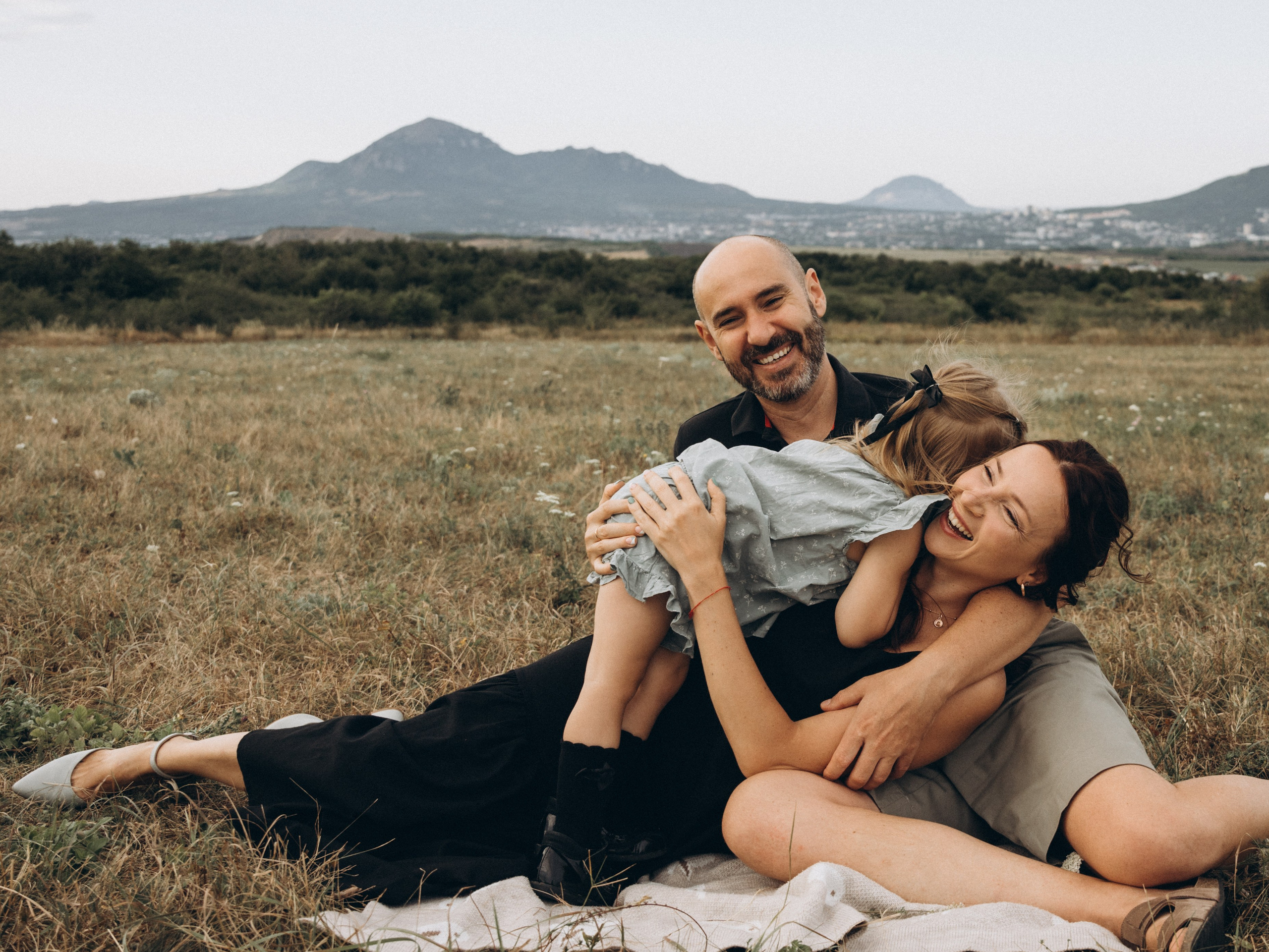 Игорь, Наталья и малышка Николь. Свадебный фотограф Ирина Беляева Пятигорск|Кисловодск|Эльбрус|Домбай