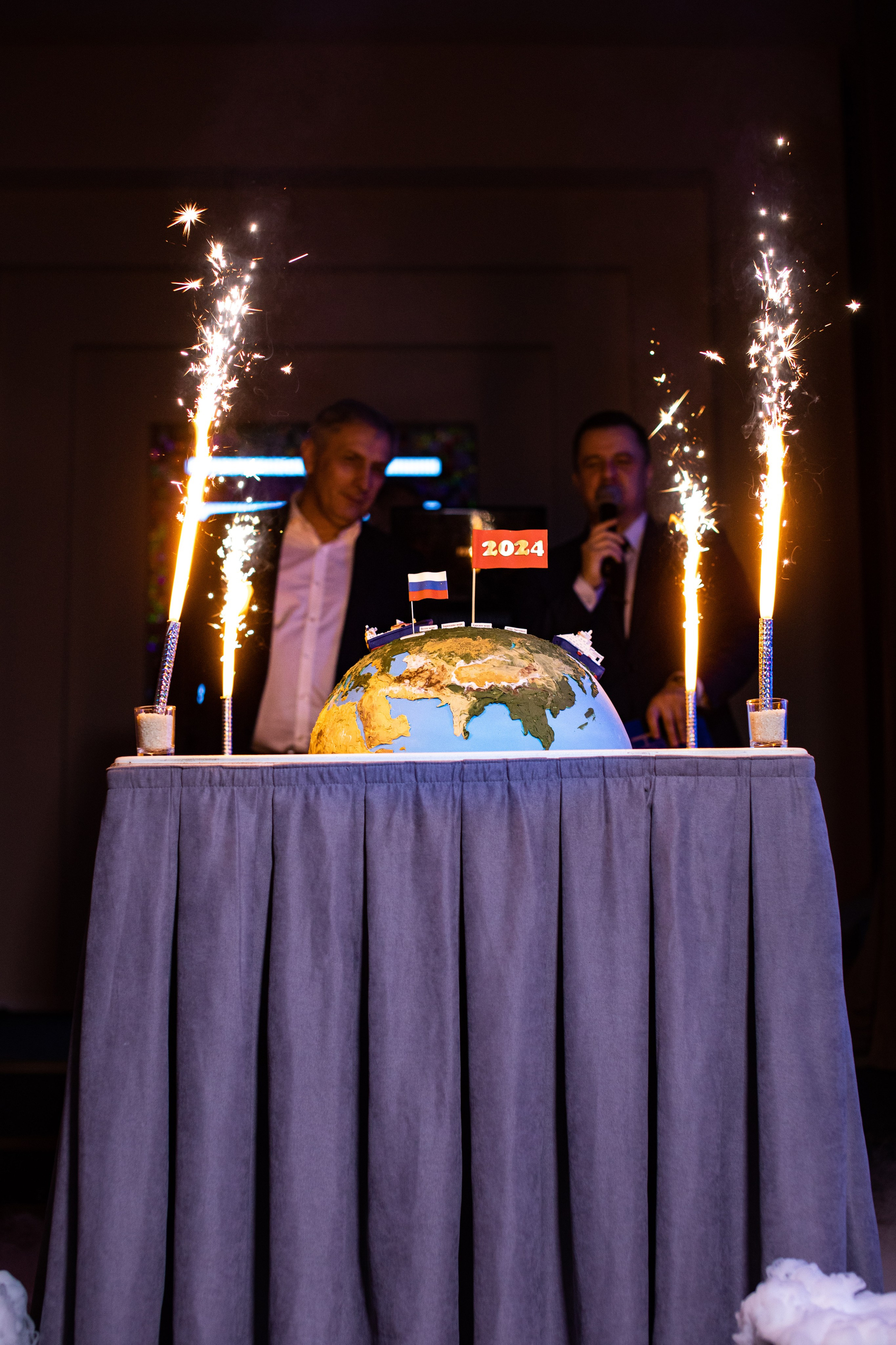 Компания-лидер танкерных перевозок — Новый год. Двойняшки-фотографы Анна и Анастасия в Санкт-Петербурге