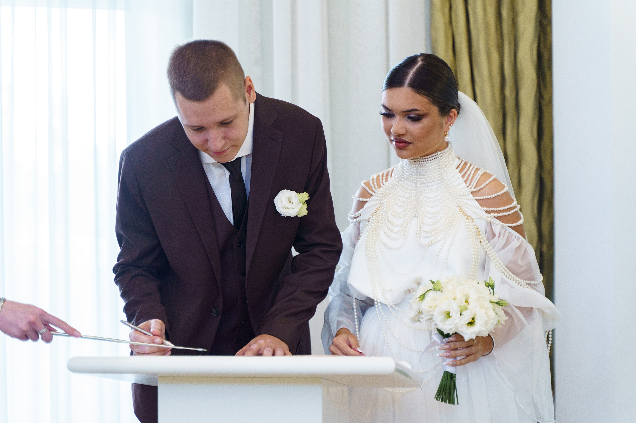 Камерная регистрация в ЗАГСе Приморского района г. Санкт-Петербург. Professional photoartist in St. Petersburg (wedding, reportage, portrait, model book, love story) Alexander Shvedov