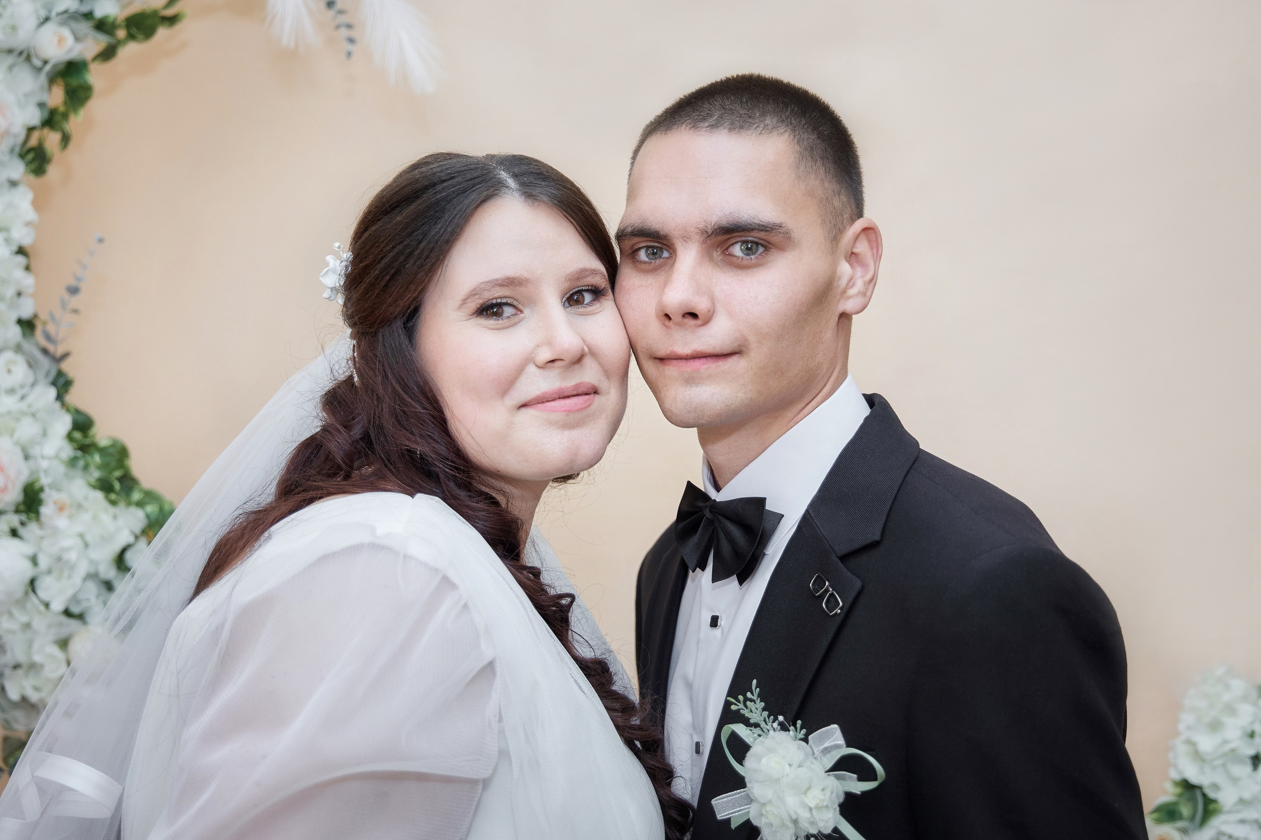 Фотосъемка в ЗАГСе, прогулка молодых, банкет