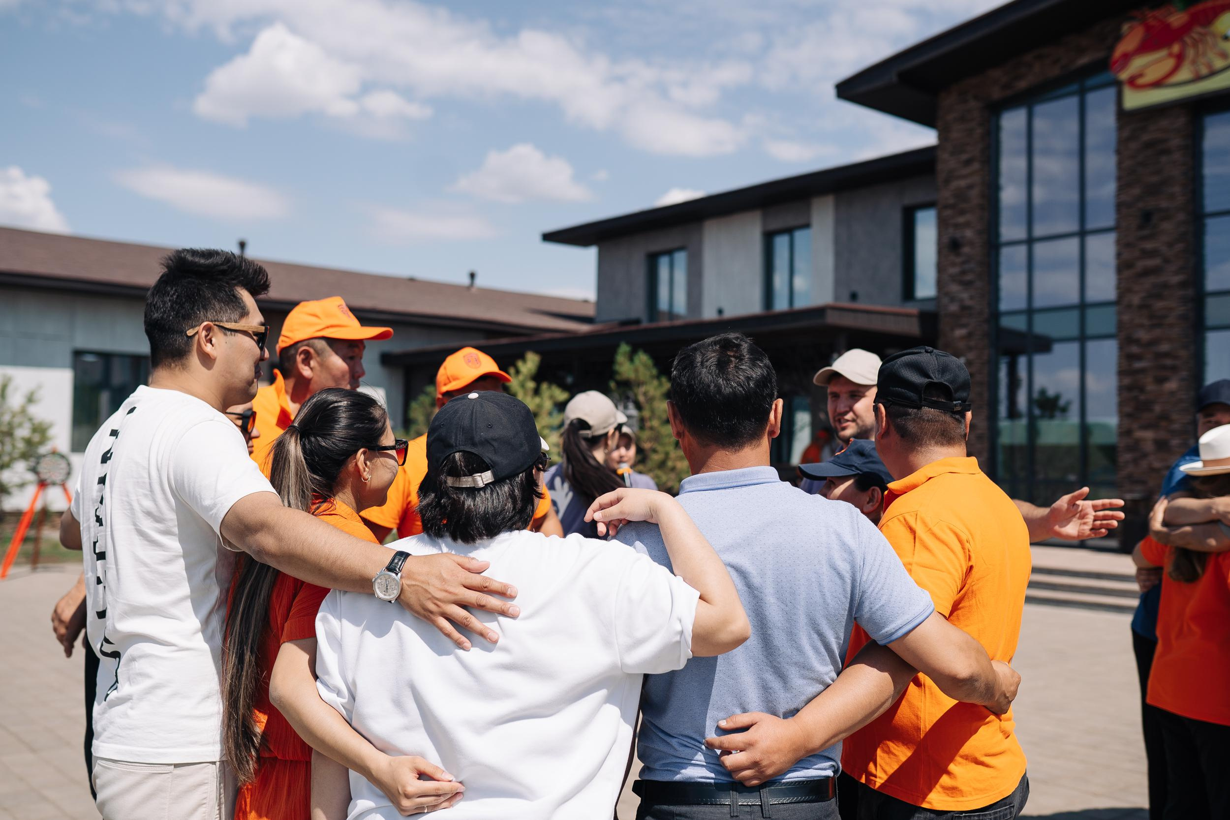 День рождения The Akan Building