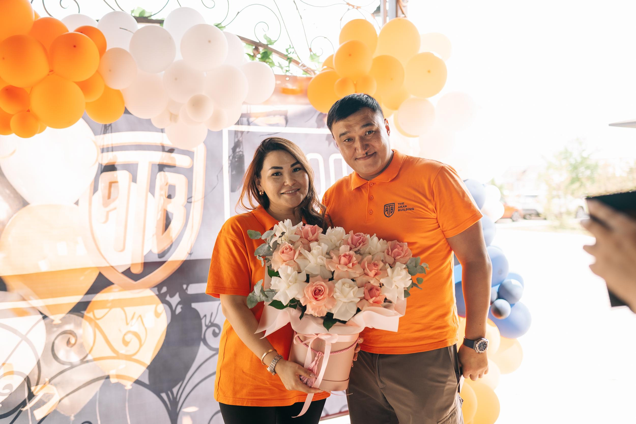 День рождения The Akan Building