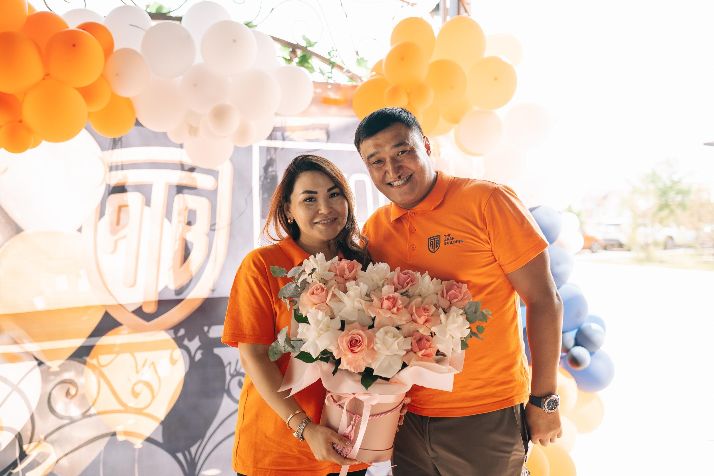 День рождения The Akan Building