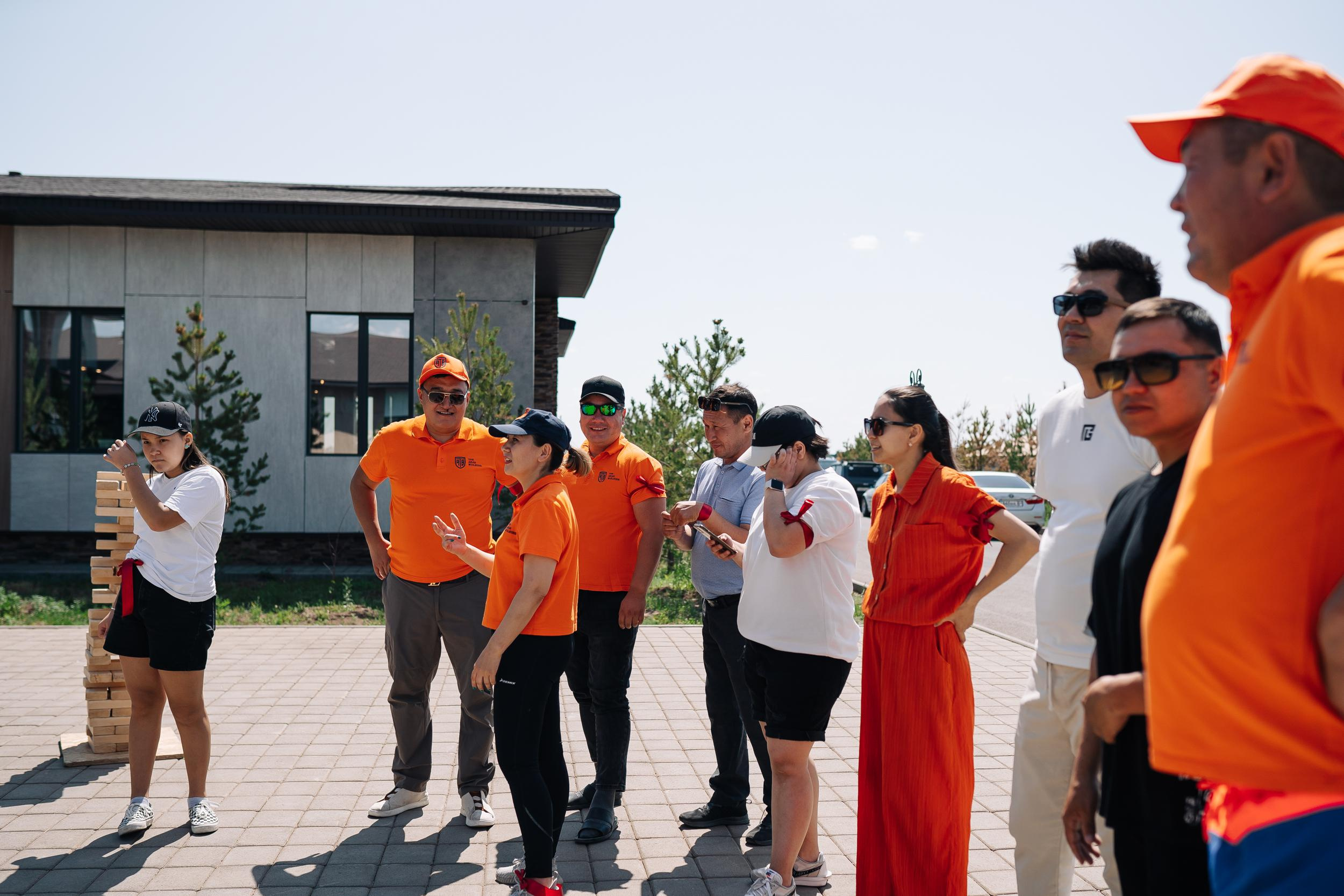 День рождения The Akan Building