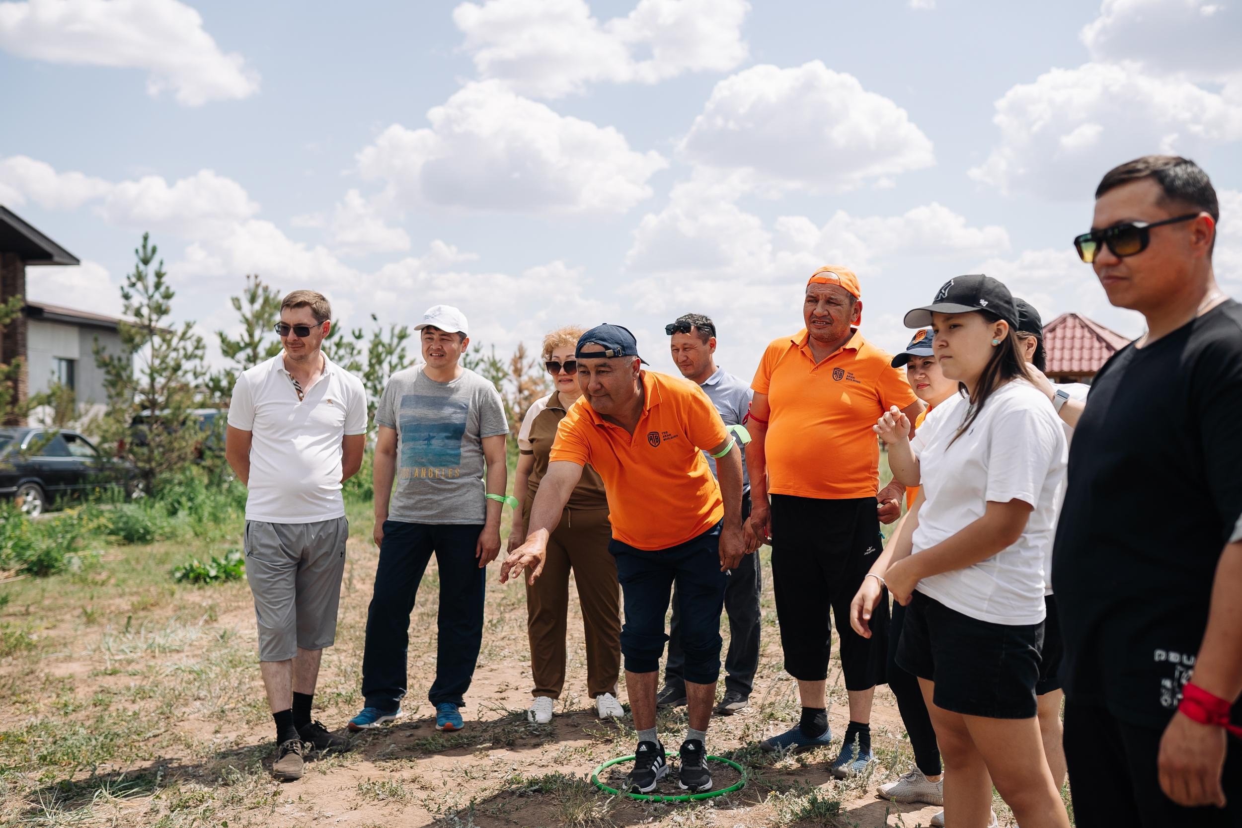 День рождения The Akan Building